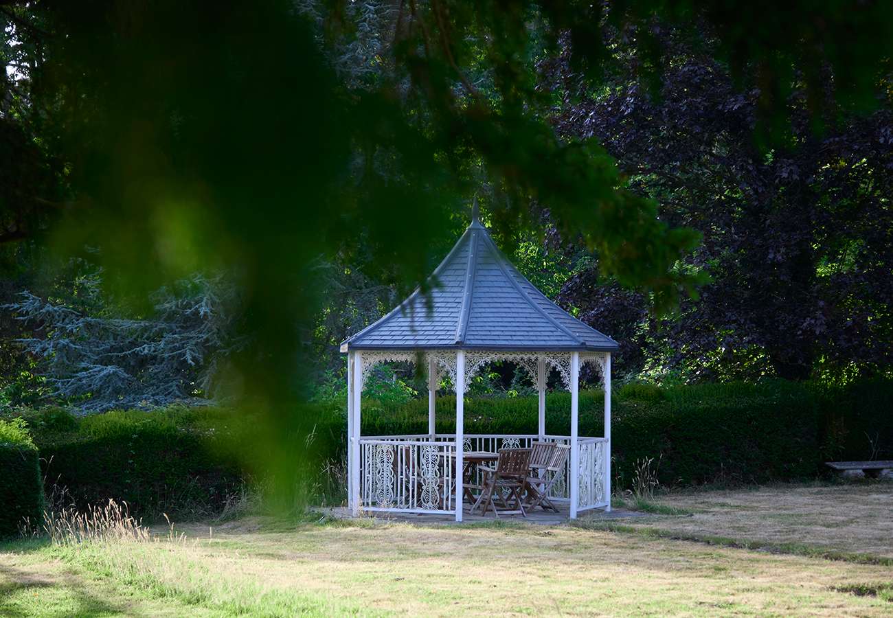 Haremere Hall — 81