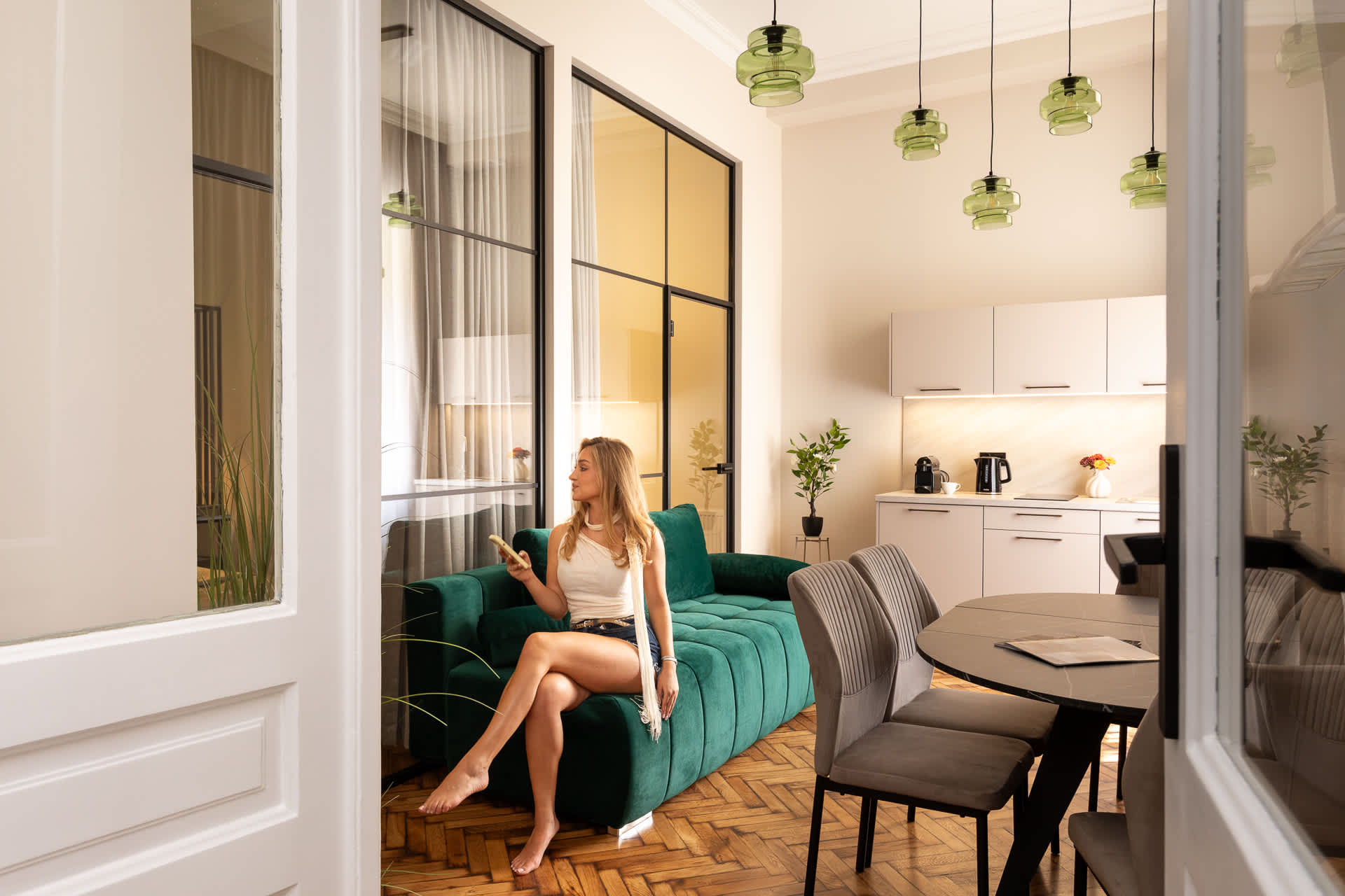 Charm & Chic Suite 12.3 | Main Old Town & Planty