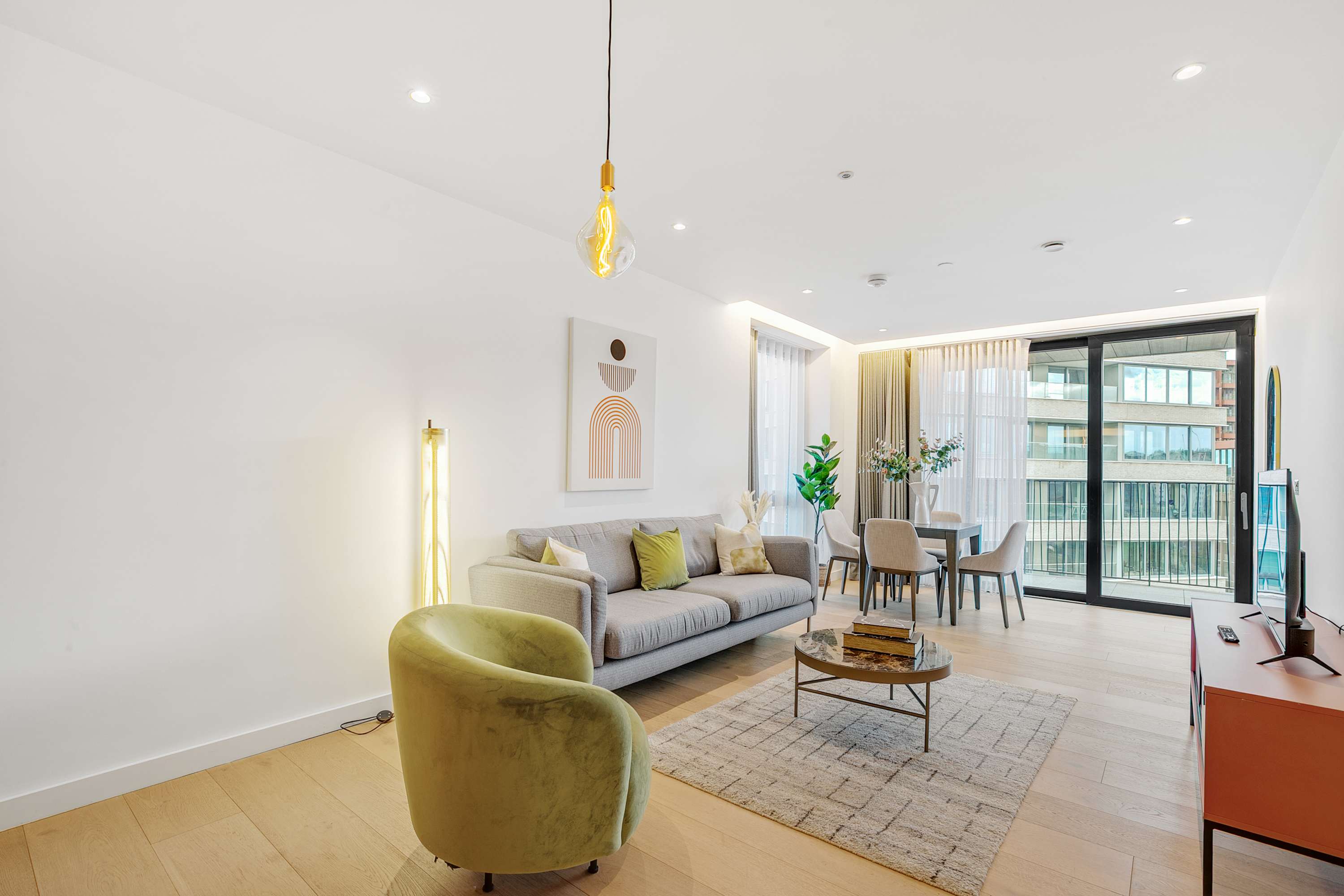 Charming 2-Bedroom apartment with Balcony
