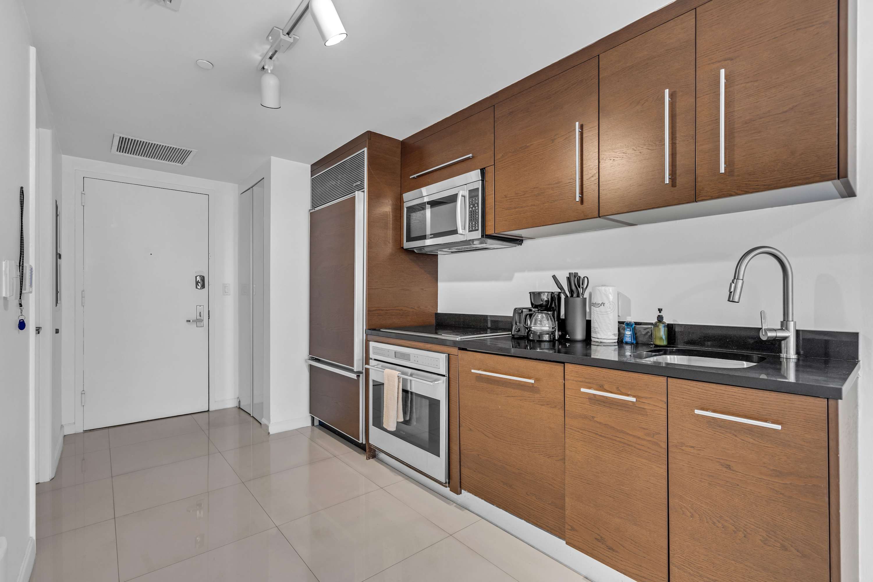 The open kitchen is well equipped for an unforgettable getaway​