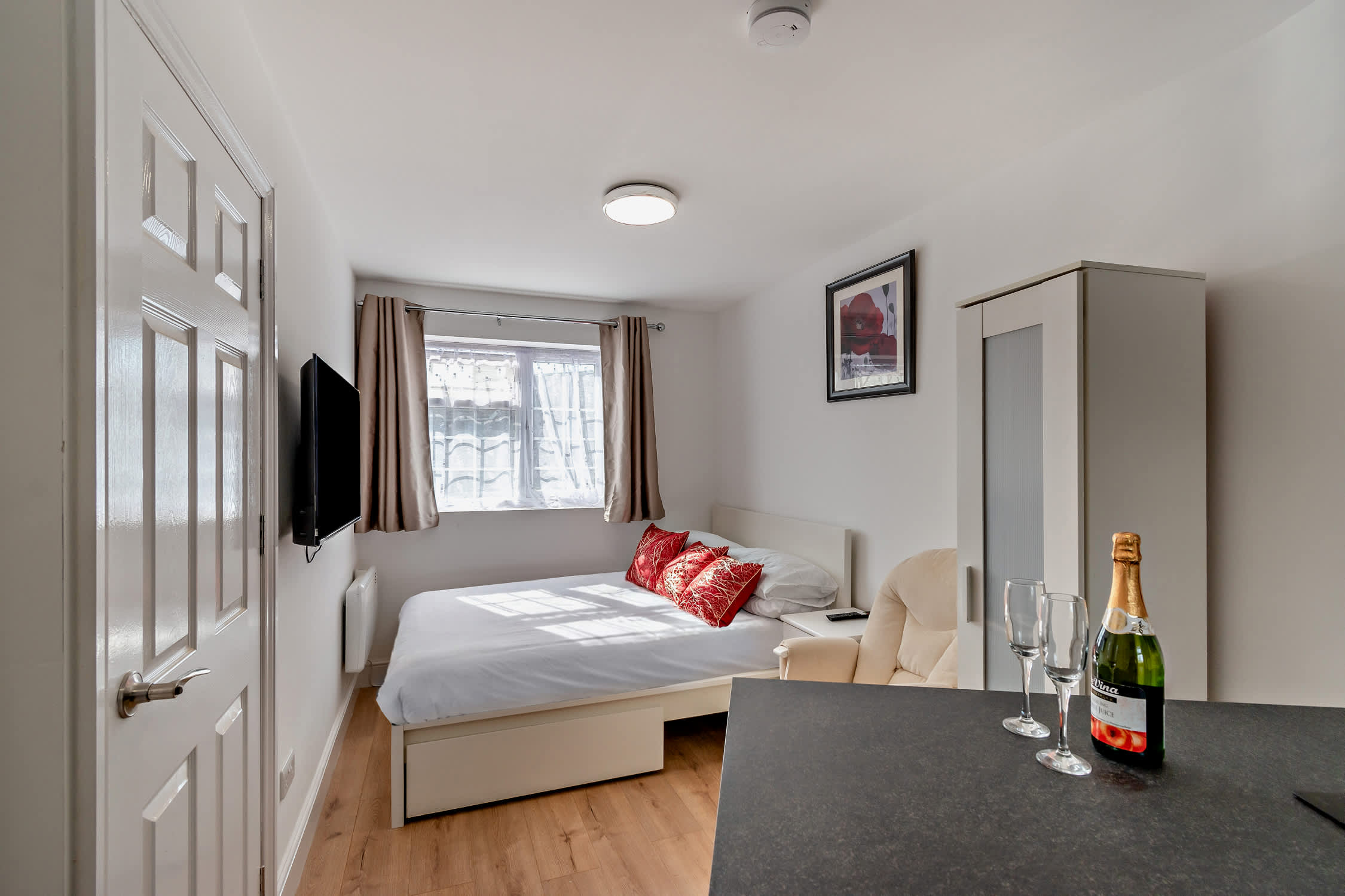 Poplar Apartment – photo 1