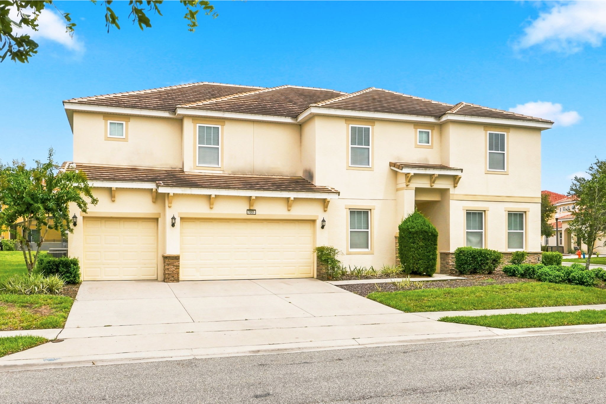 Grand 13 BR Villa w Private Pool | Photo 3