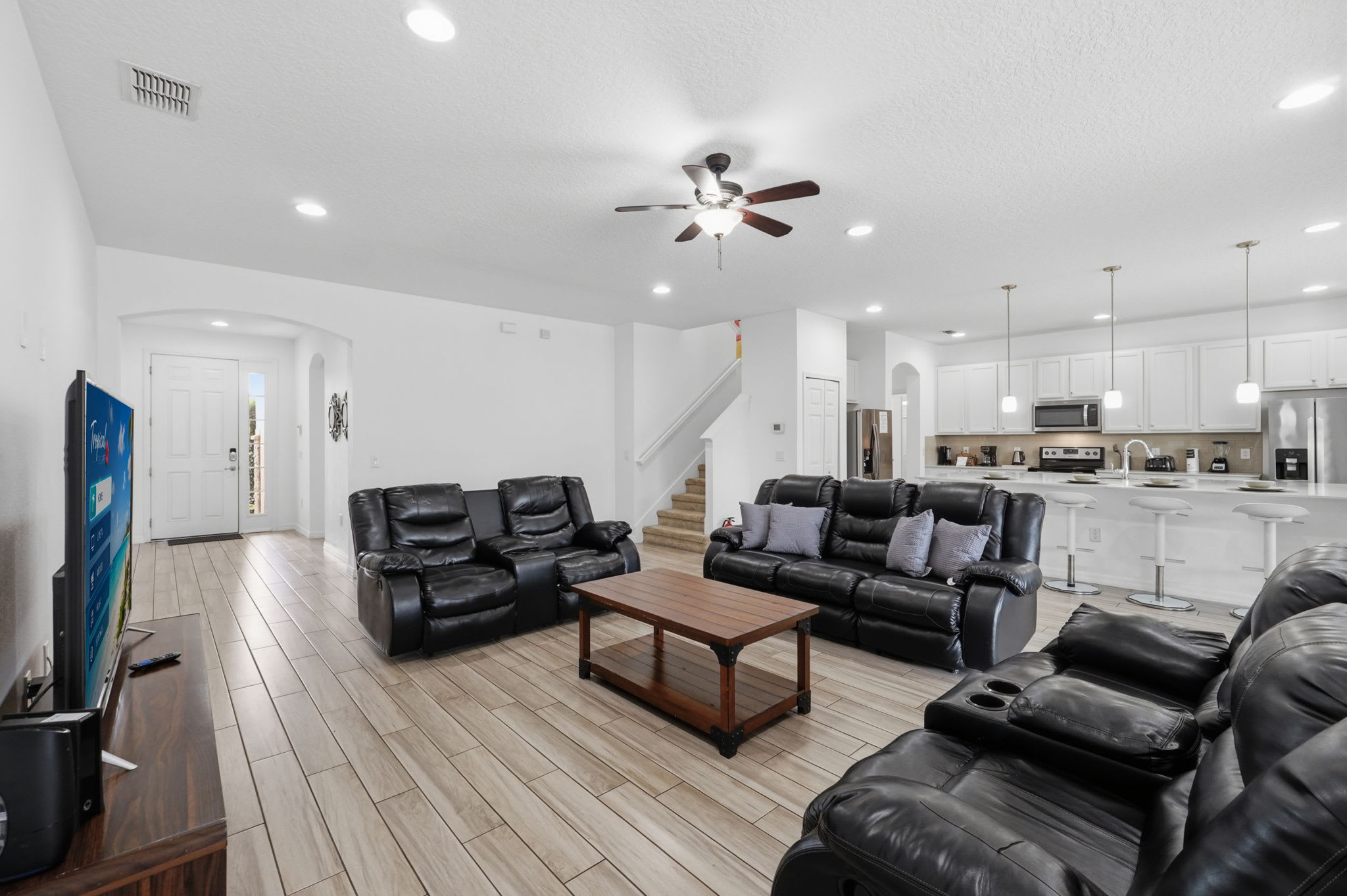 Grand 13 BR Villa w Private Pool | Photo 11