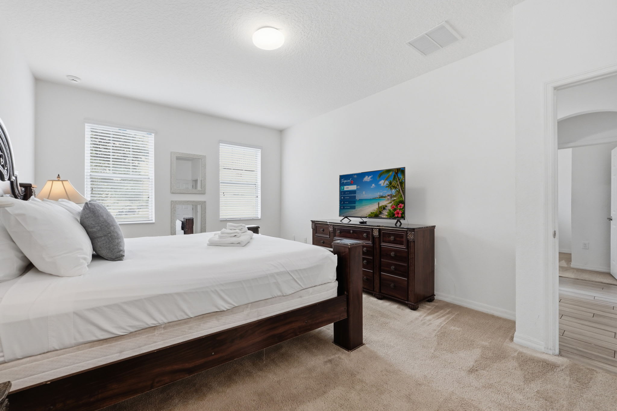 Grand 13 BR Villa w Private Pool | Photo 28