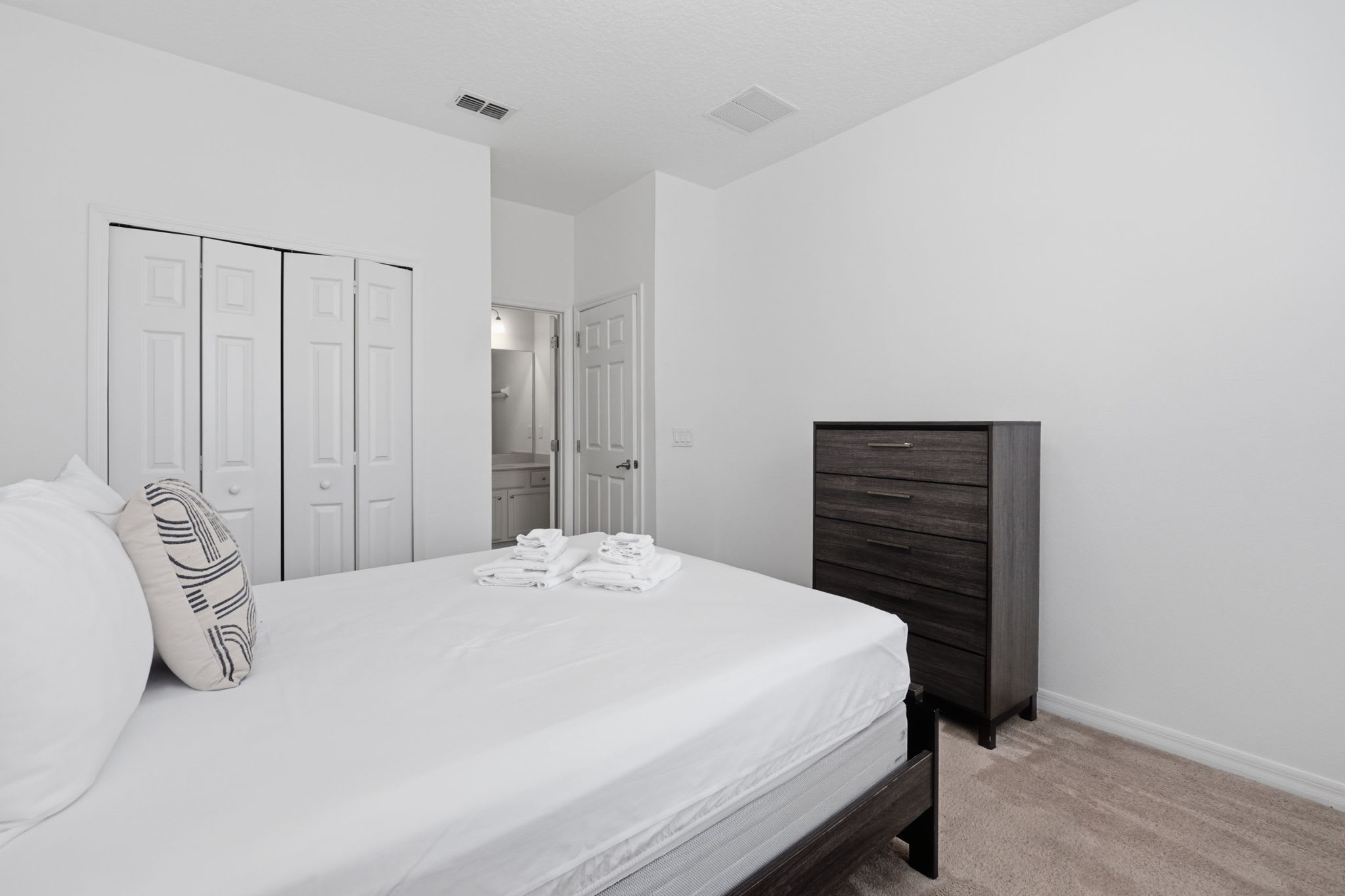 Grand 13 BR Villa w Private Pool | Photo 32