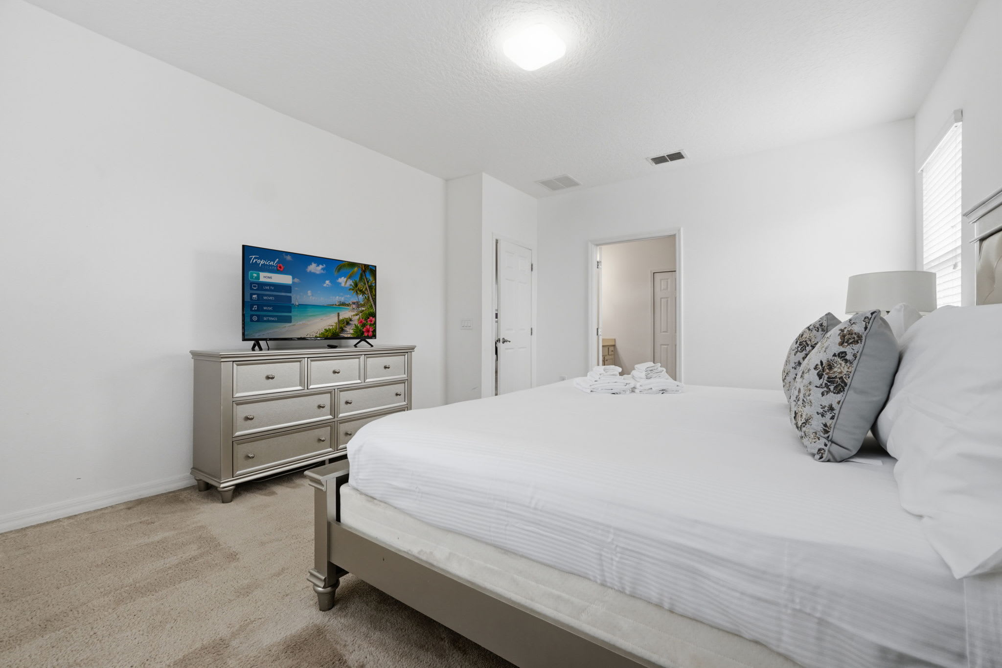 Grand 13 BR Villa w Private Pool | Photo 48