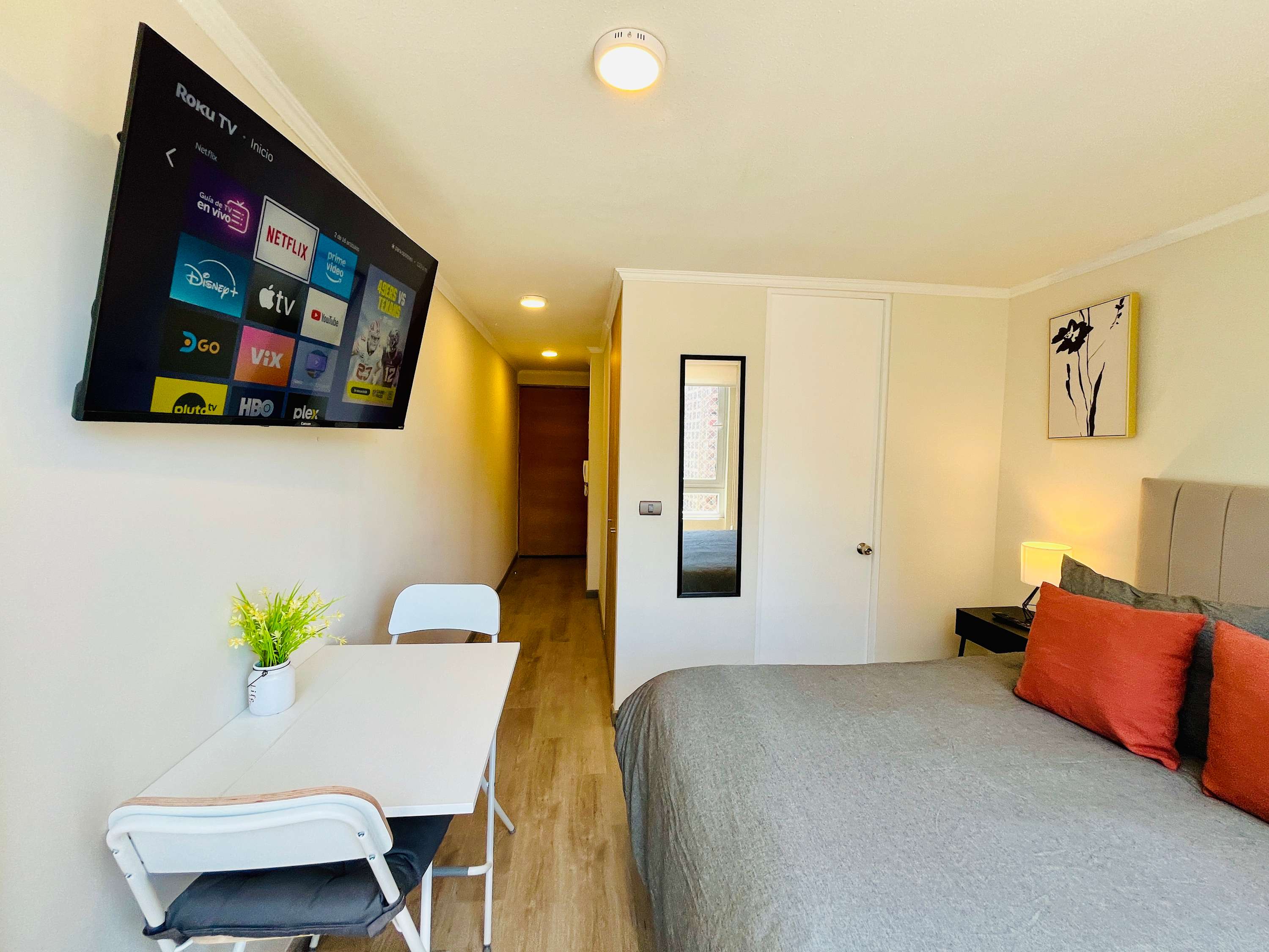 Modern Morandé Studio - Cowork, Laundry & Pool