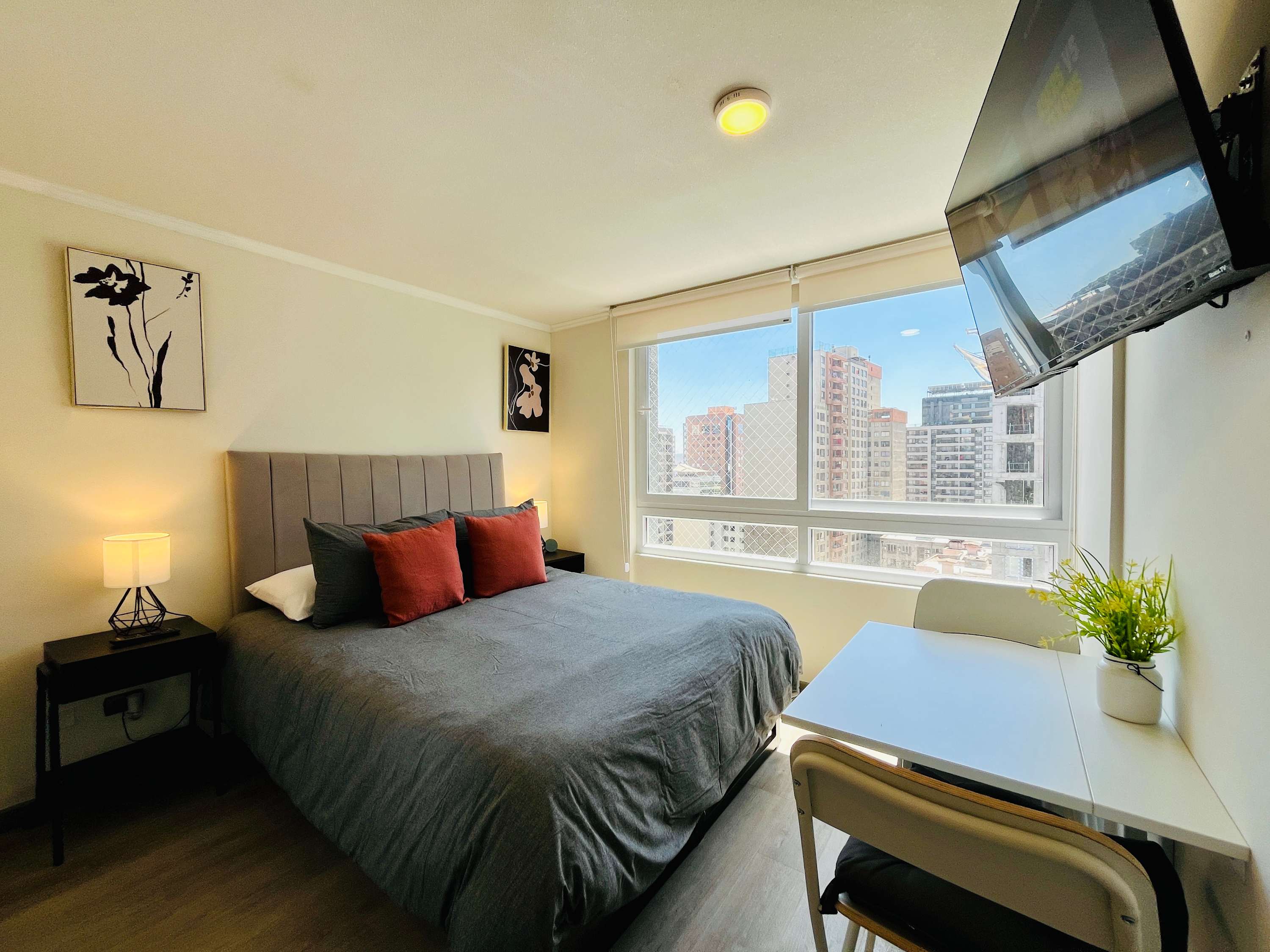 Modern Morandé Studio - Cowork, Laundry & Pool