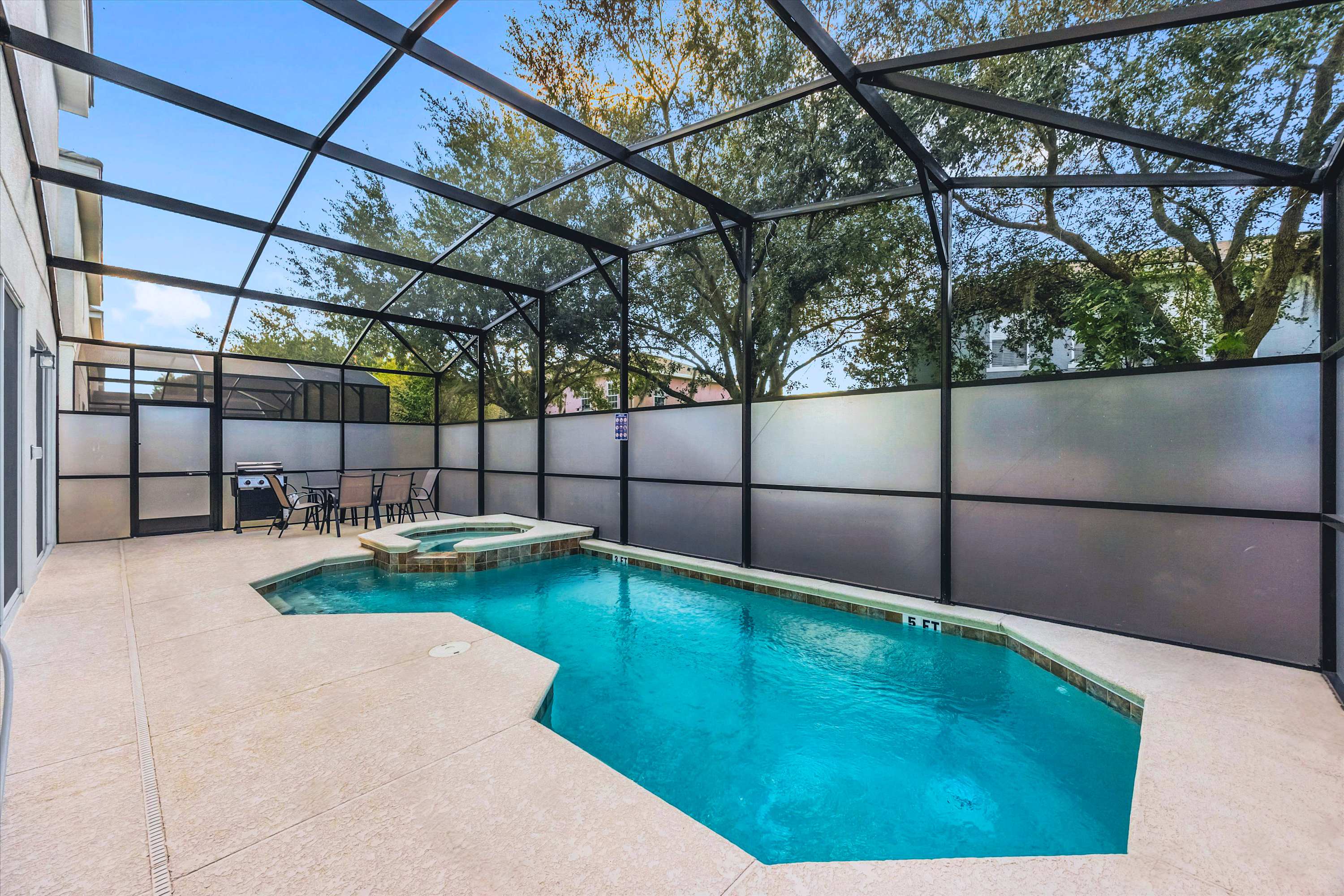 Upstay Spacious Villa w Pool Hot Tub Game Room