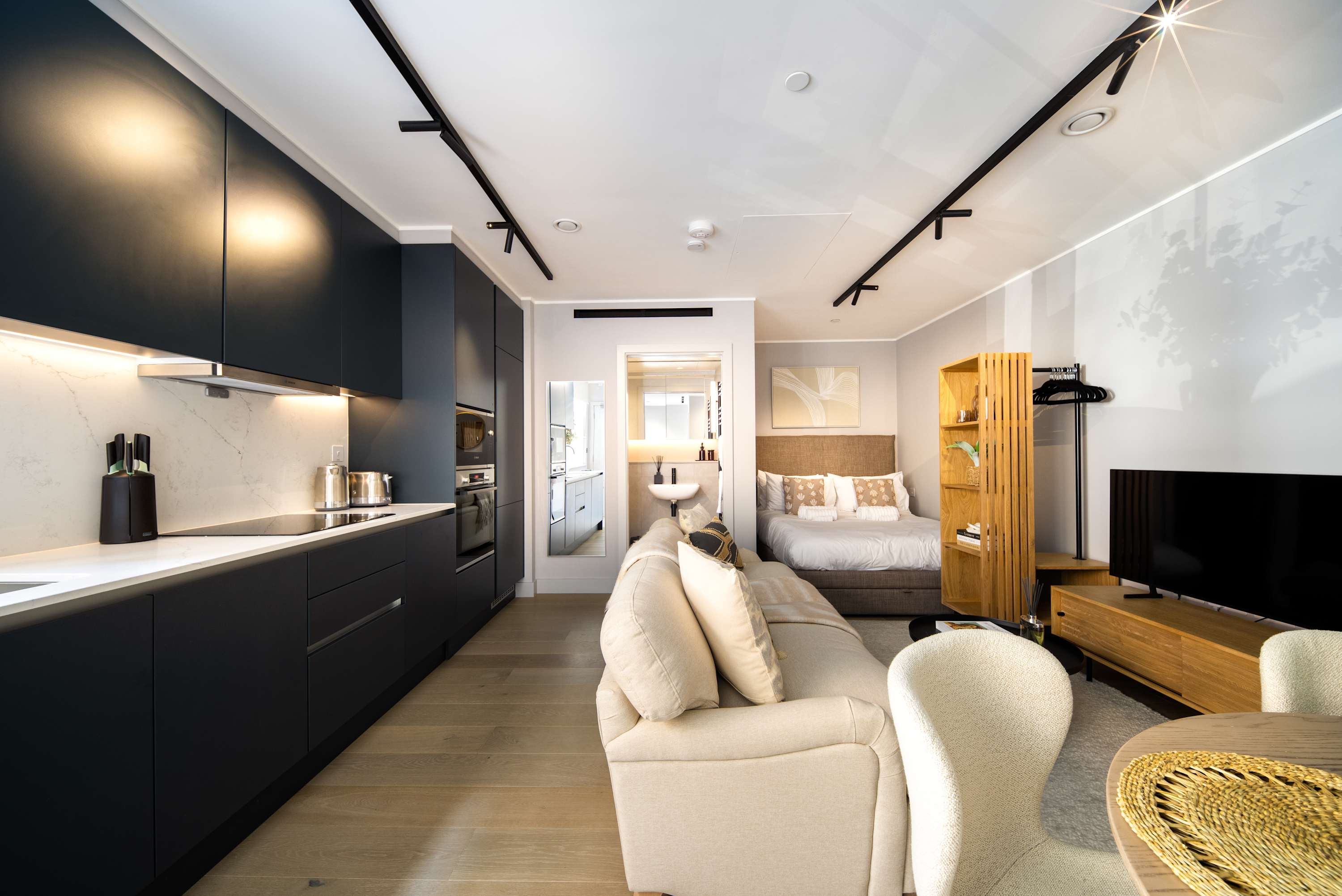 9 Mins Walk to Selfridges, Marble Arch Studio