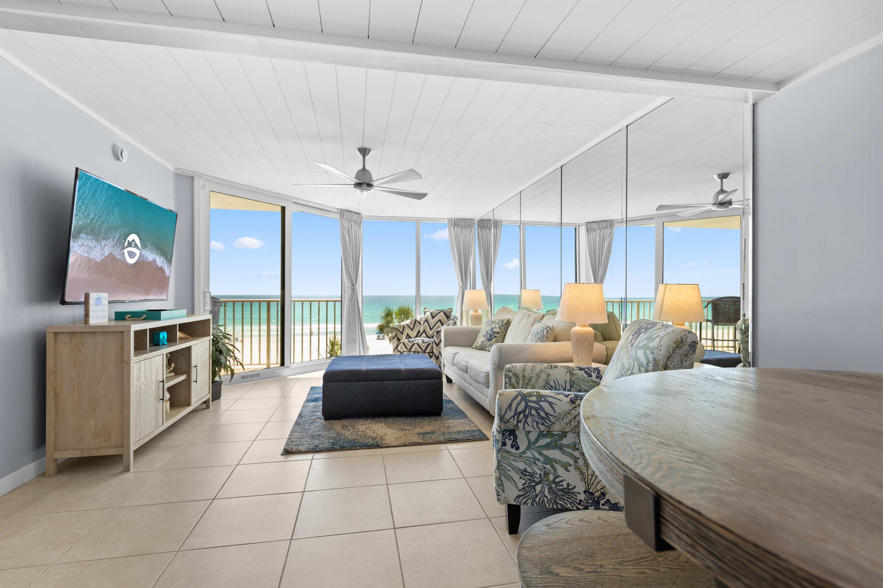 Beachfront Days Ocean View Condo at Edgewater w/ Balcony, Pool, Beach Access, Sleeps 4 | Unlock Local Activity Experiences Daily 7