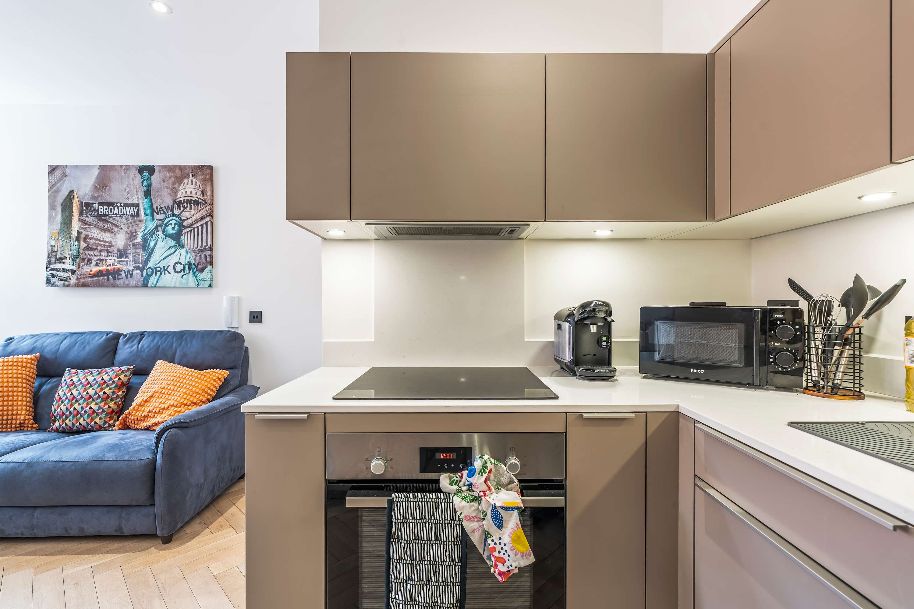 Modern Flat In Jewellery Quarter, Free Parking in Cox Street 36-37 B3 1RZ - Property image 12 - VivreStays
