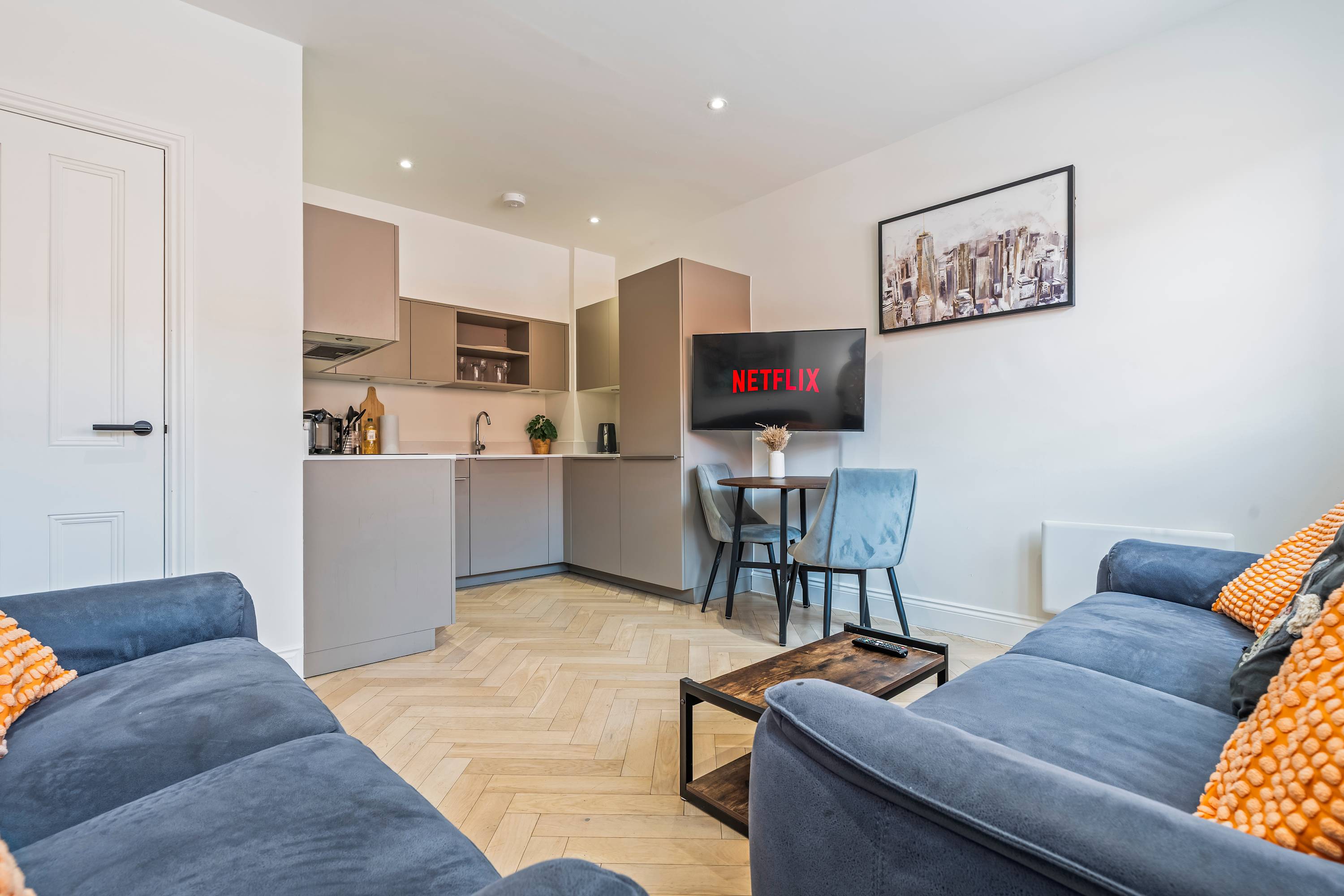 Modern Flat In Jewellery Quarter, Free Parking serviced apartment - Birmingham - VivreStays