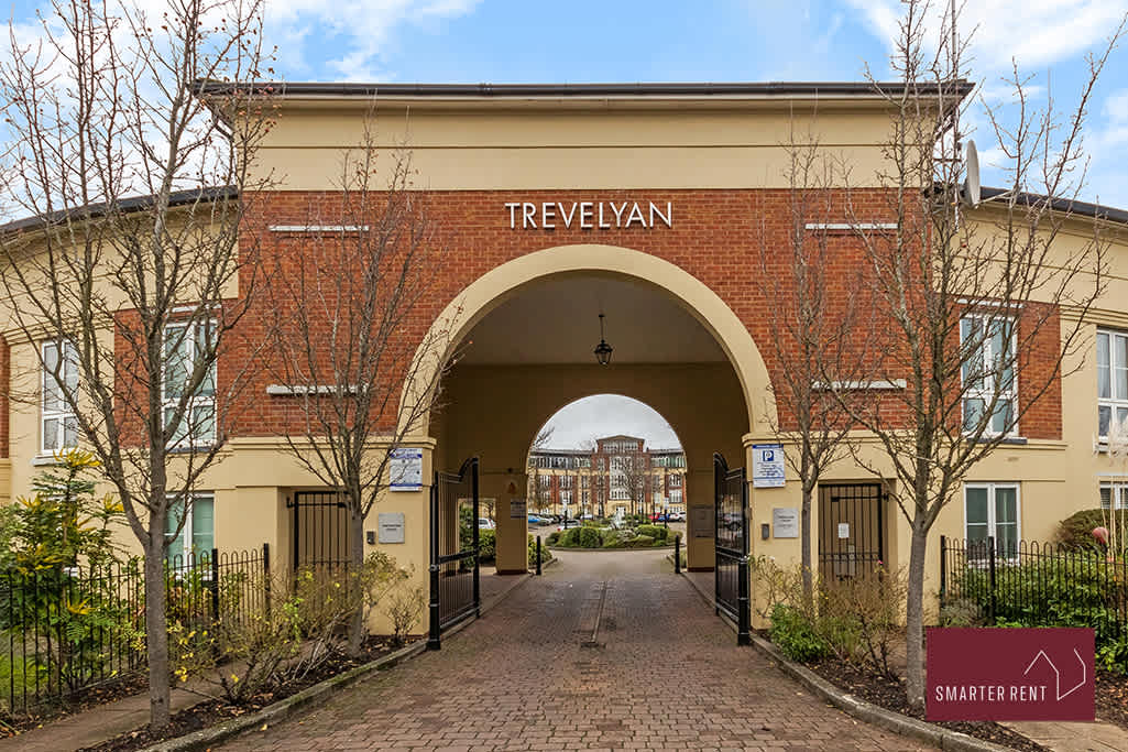 Windsor- Spacious Three Bedroom Flat in 48 Trevelyan Court SL4 3SE - Property image 15 - VivreStays