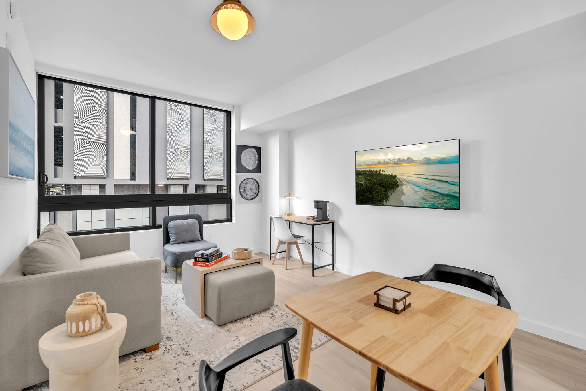 Stylish 1BR Downtown Miami - Pool & Gym Access