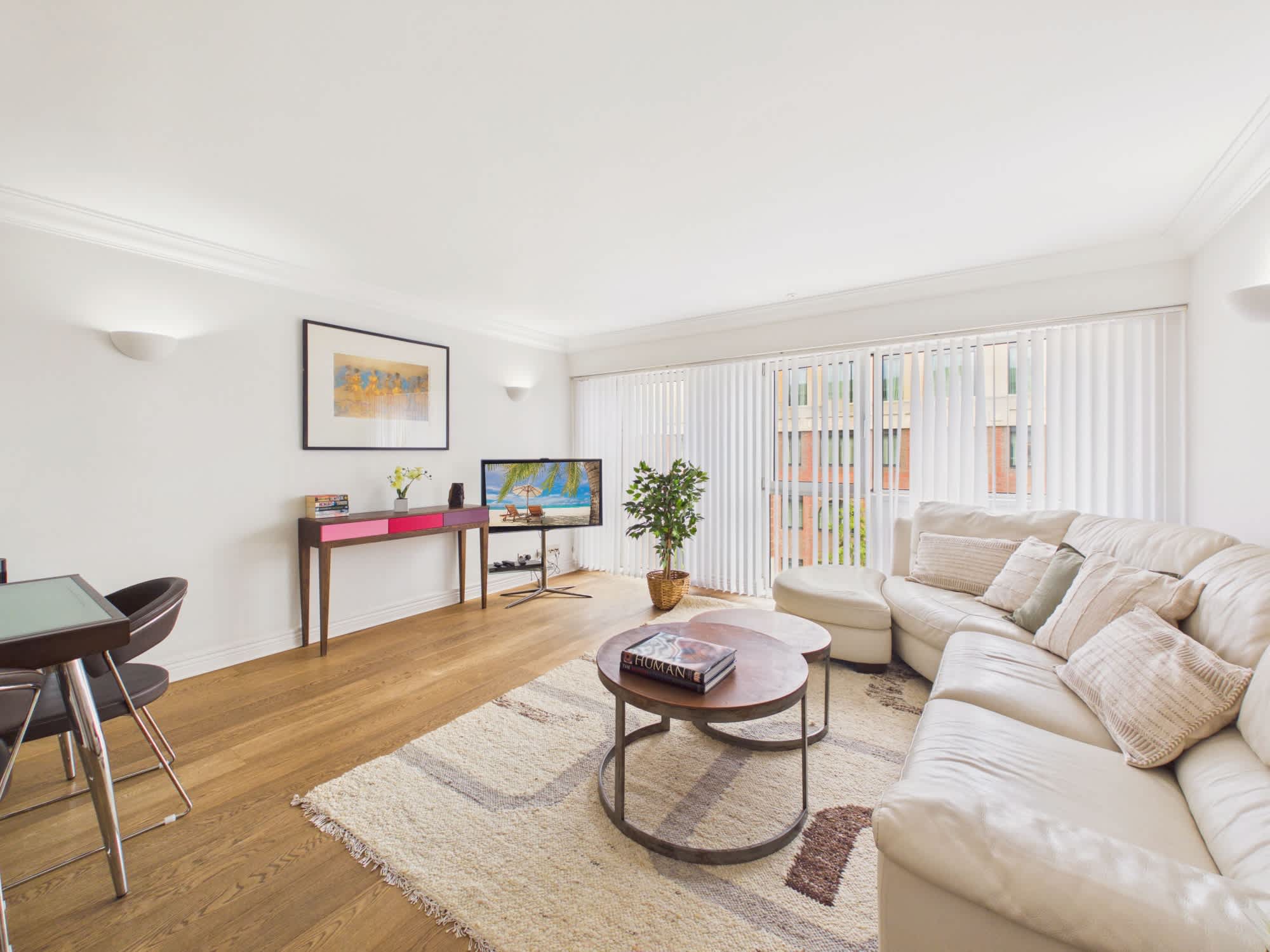 Elegant 1 Bed Covent Garden · West End · Sleeps 2 in Crown Court WC2B - Property image 4 - VivreStays