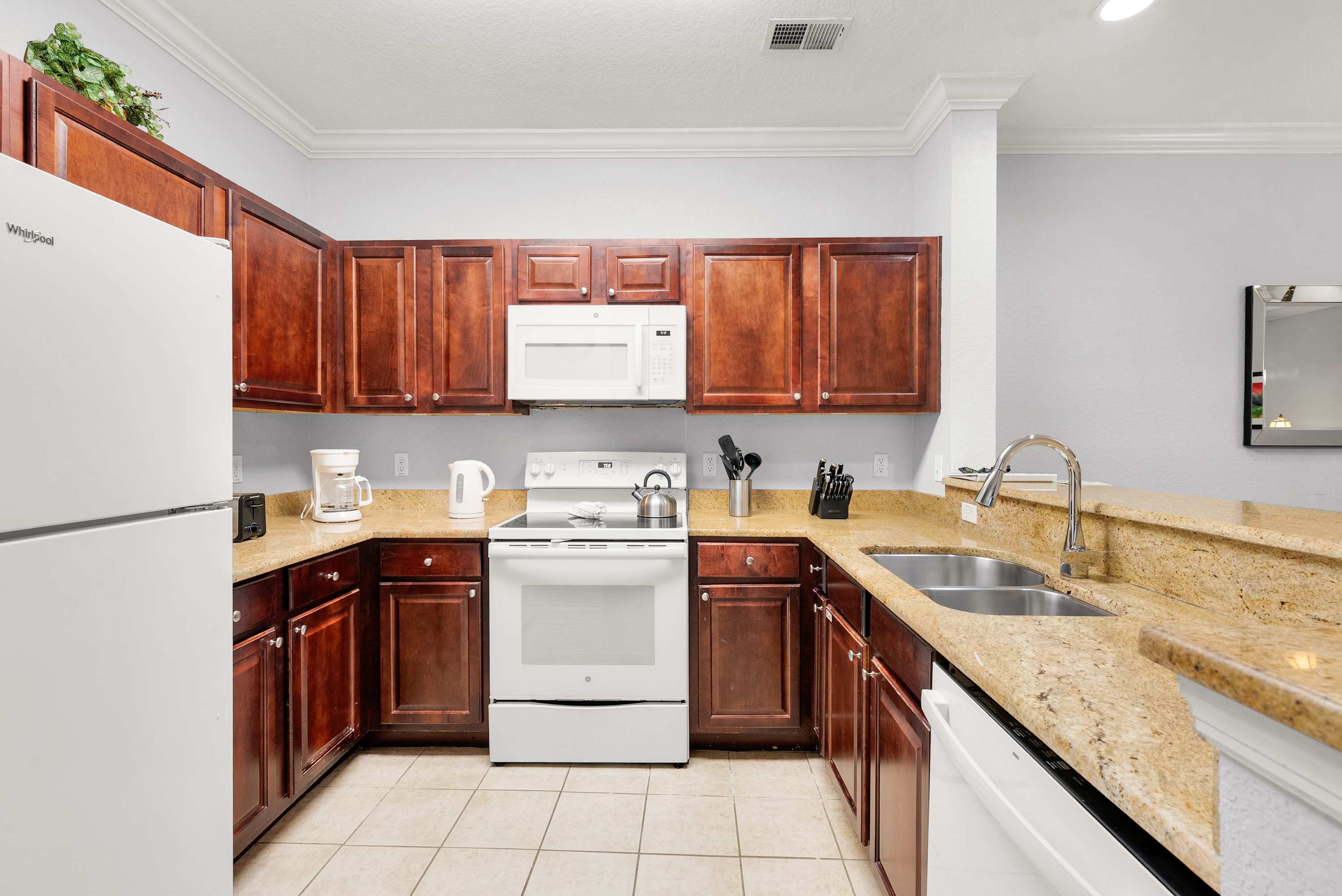 3BR Tuscana Condo For Park Days
