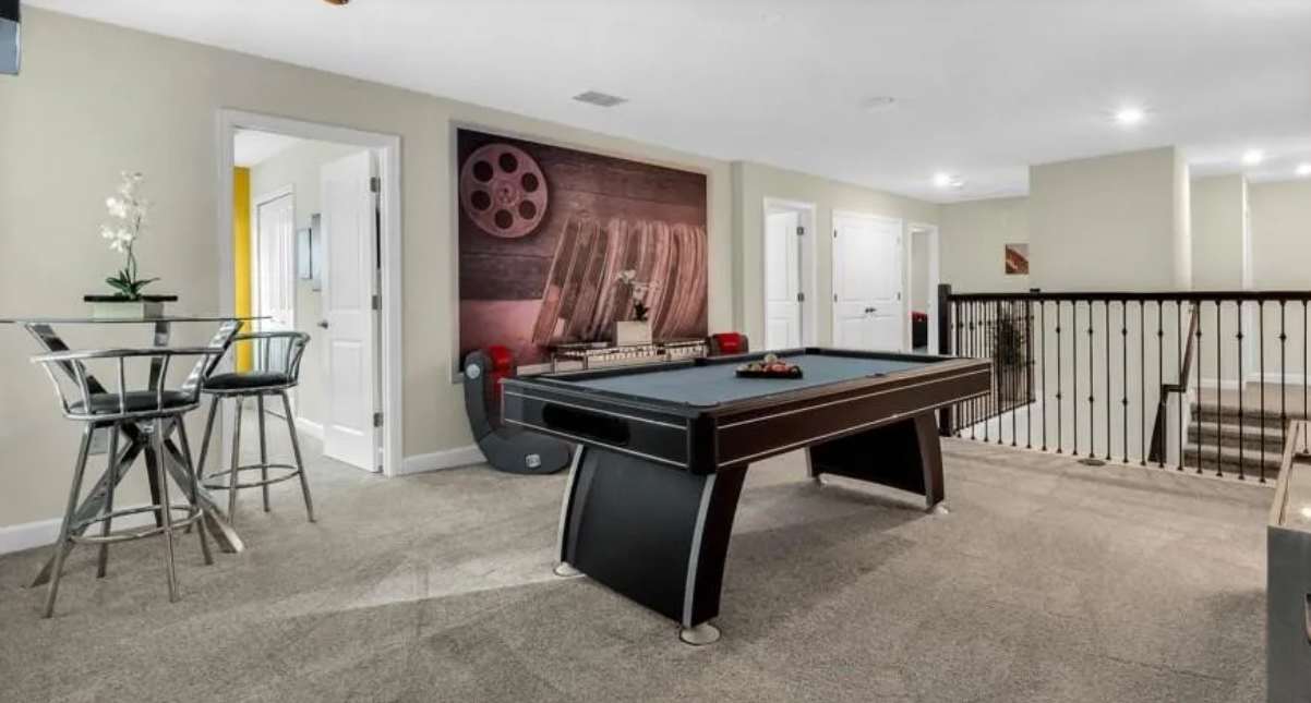 9BR Sleeps 26 – Private Pool & Spa Near Disney