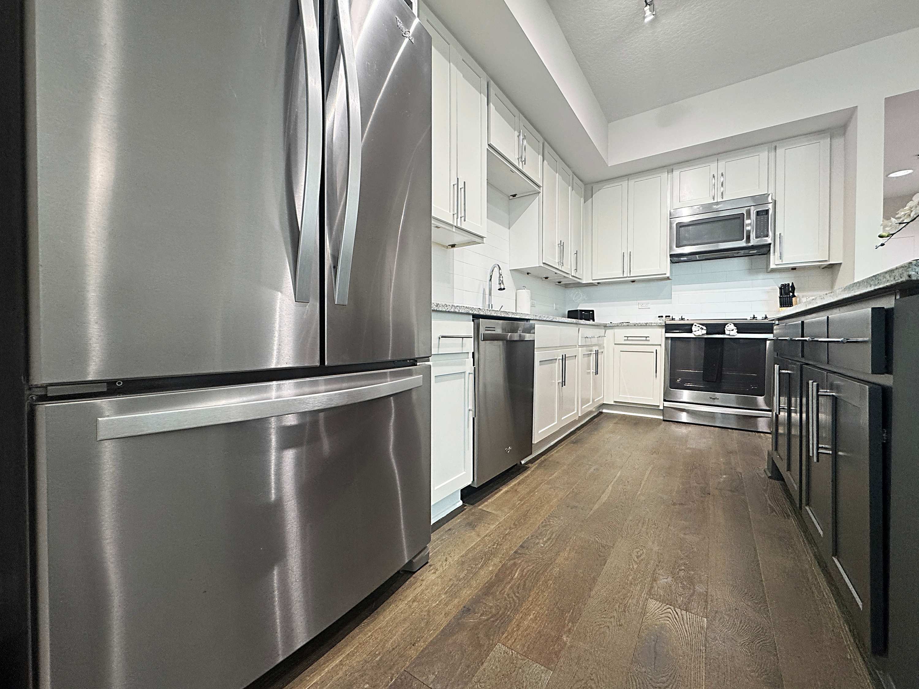 Harbour Island Luxury | Resort-Style 2BR with Downtown Views