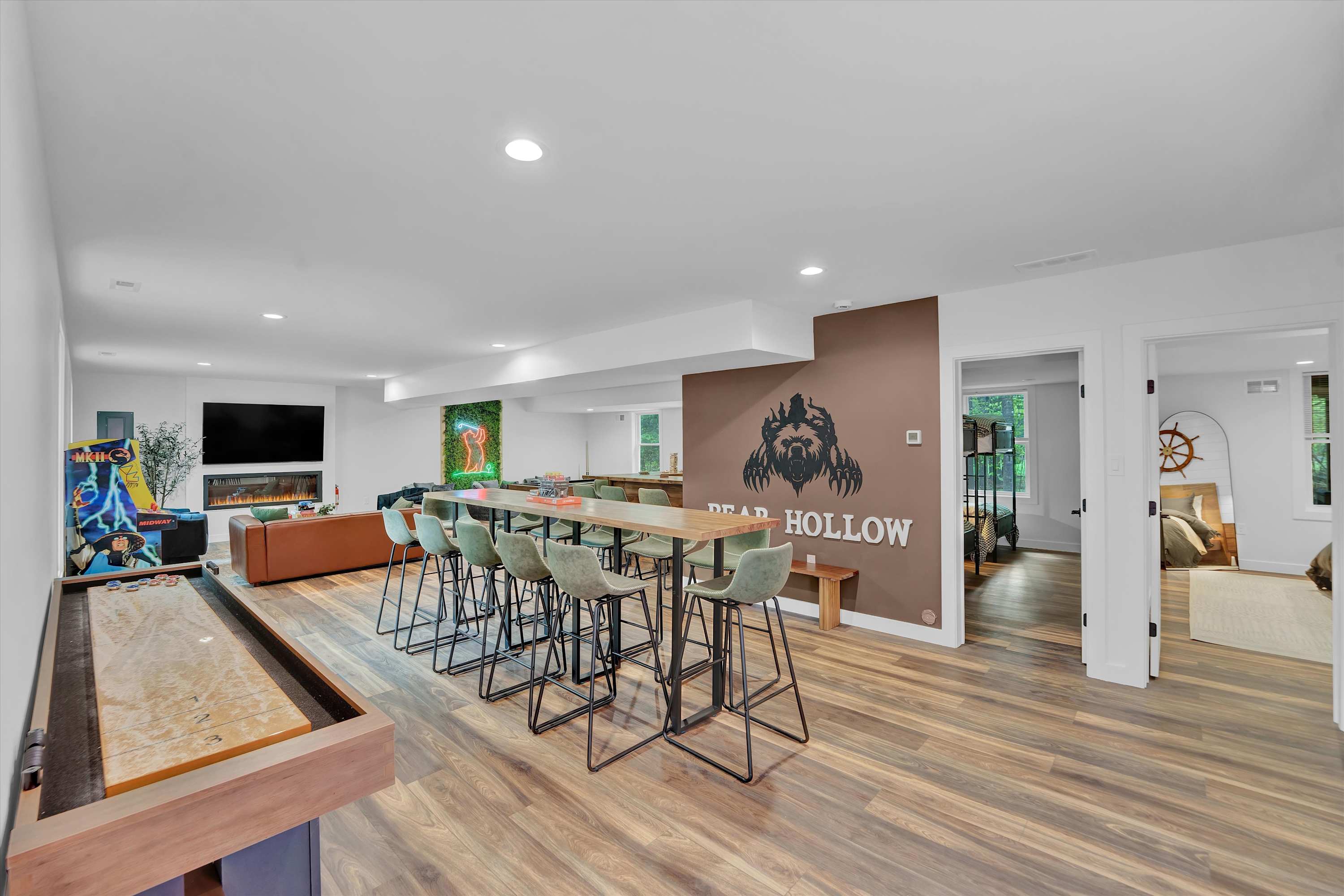 Private Pool Chalet | HotTub | Firepit | Game Room