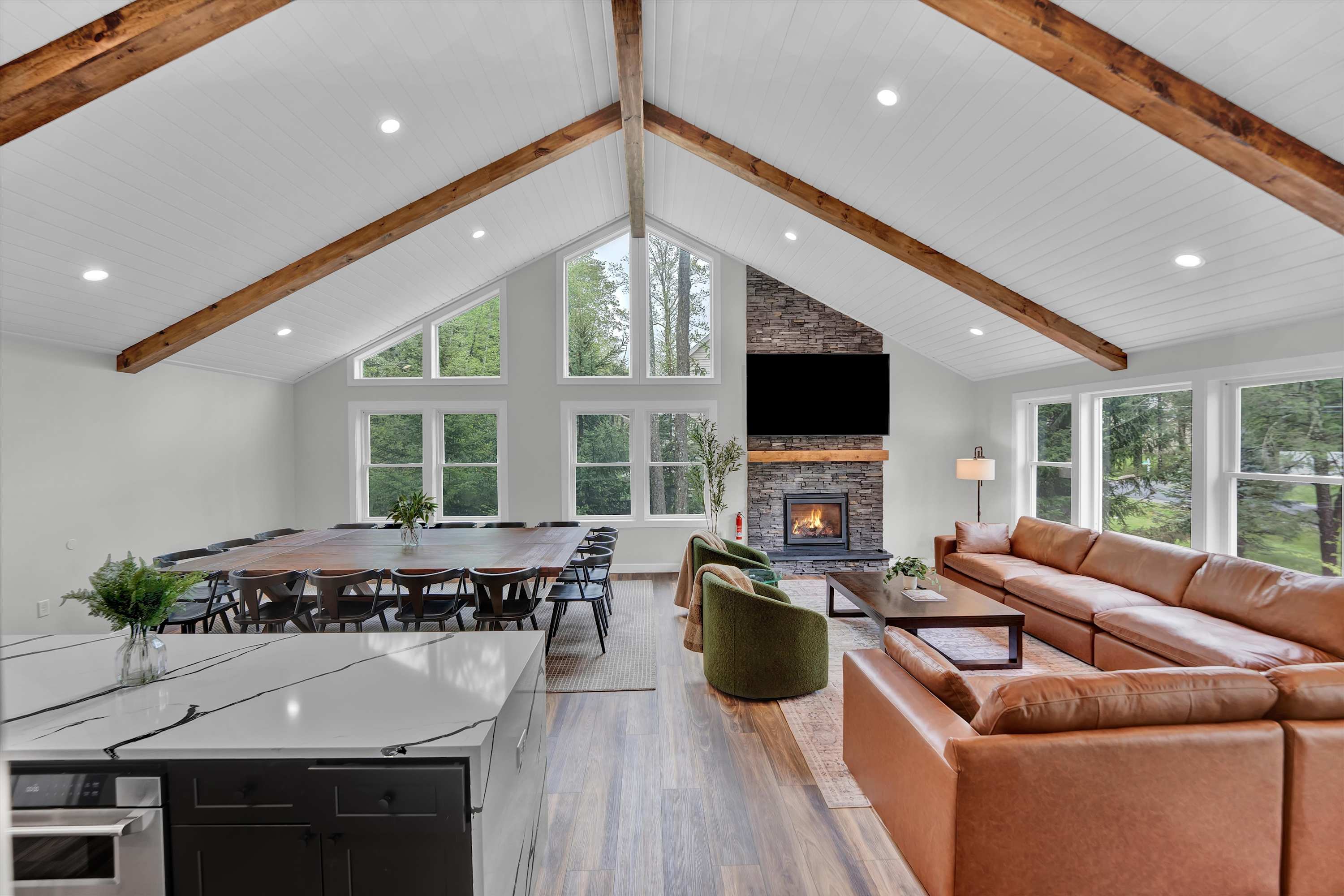 Private Pool Chalet | HotTub | Firepit | Game Room
