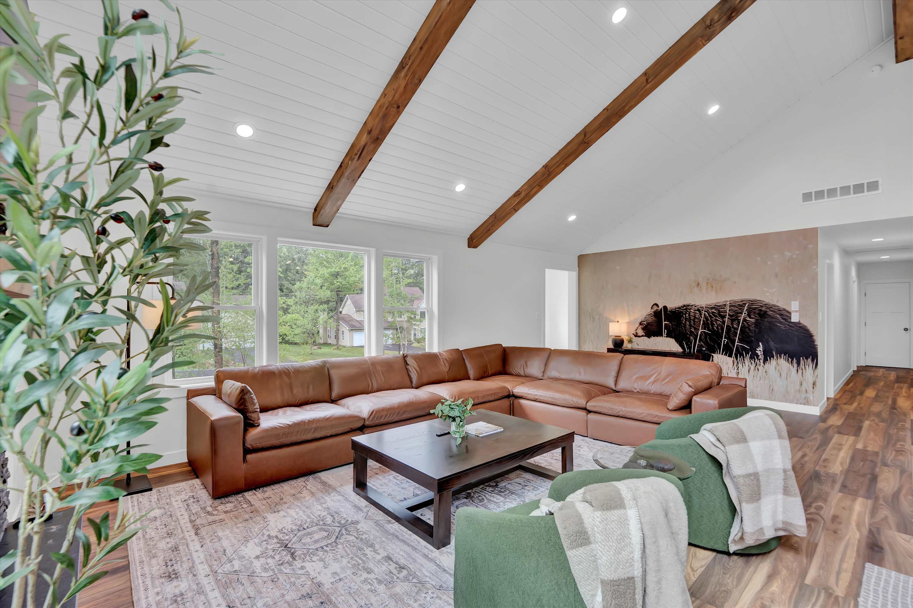 Private Pool Chalet | HotTub | Firepit | Game Room