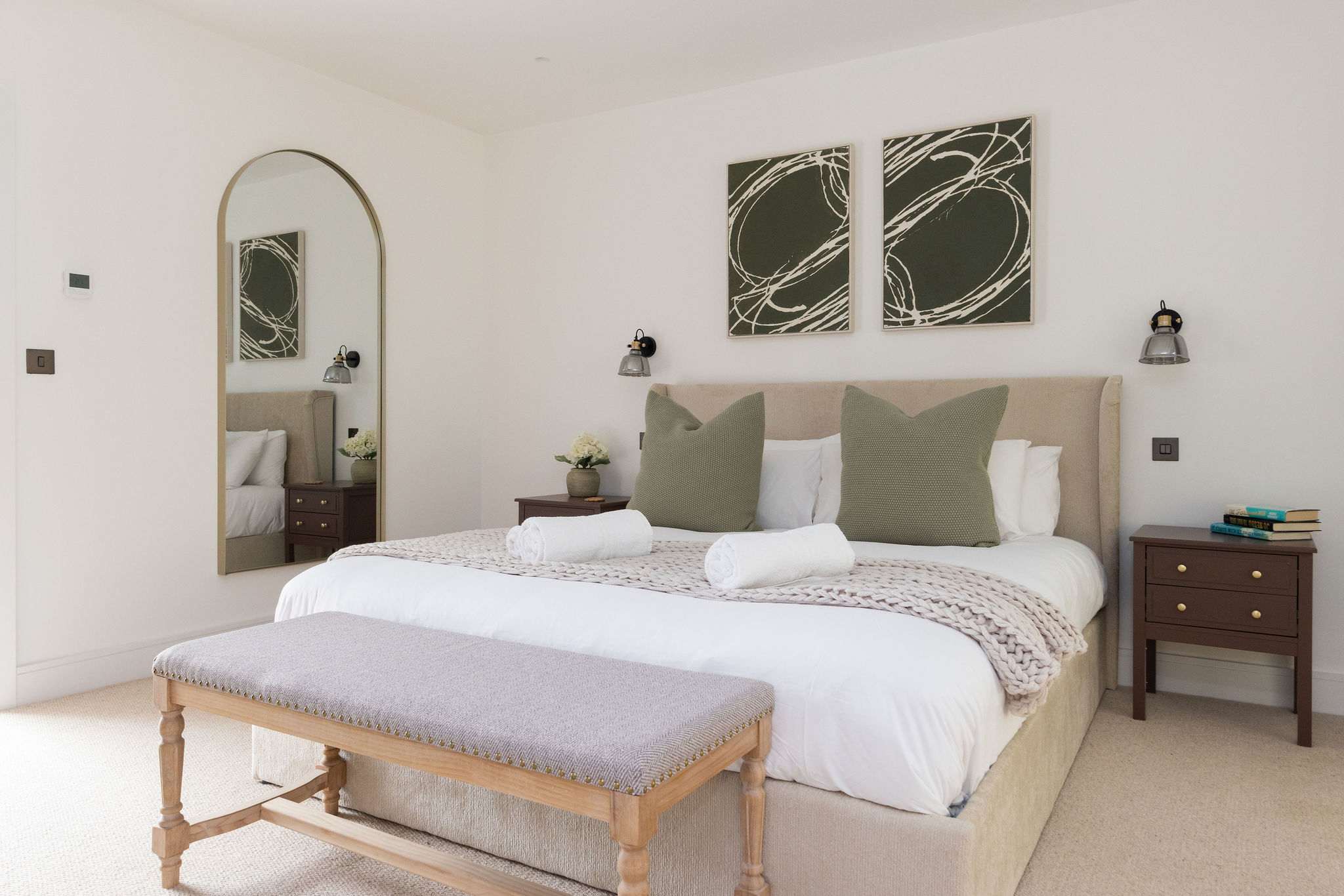 Spacious 6-Bed Home Near Goodwood