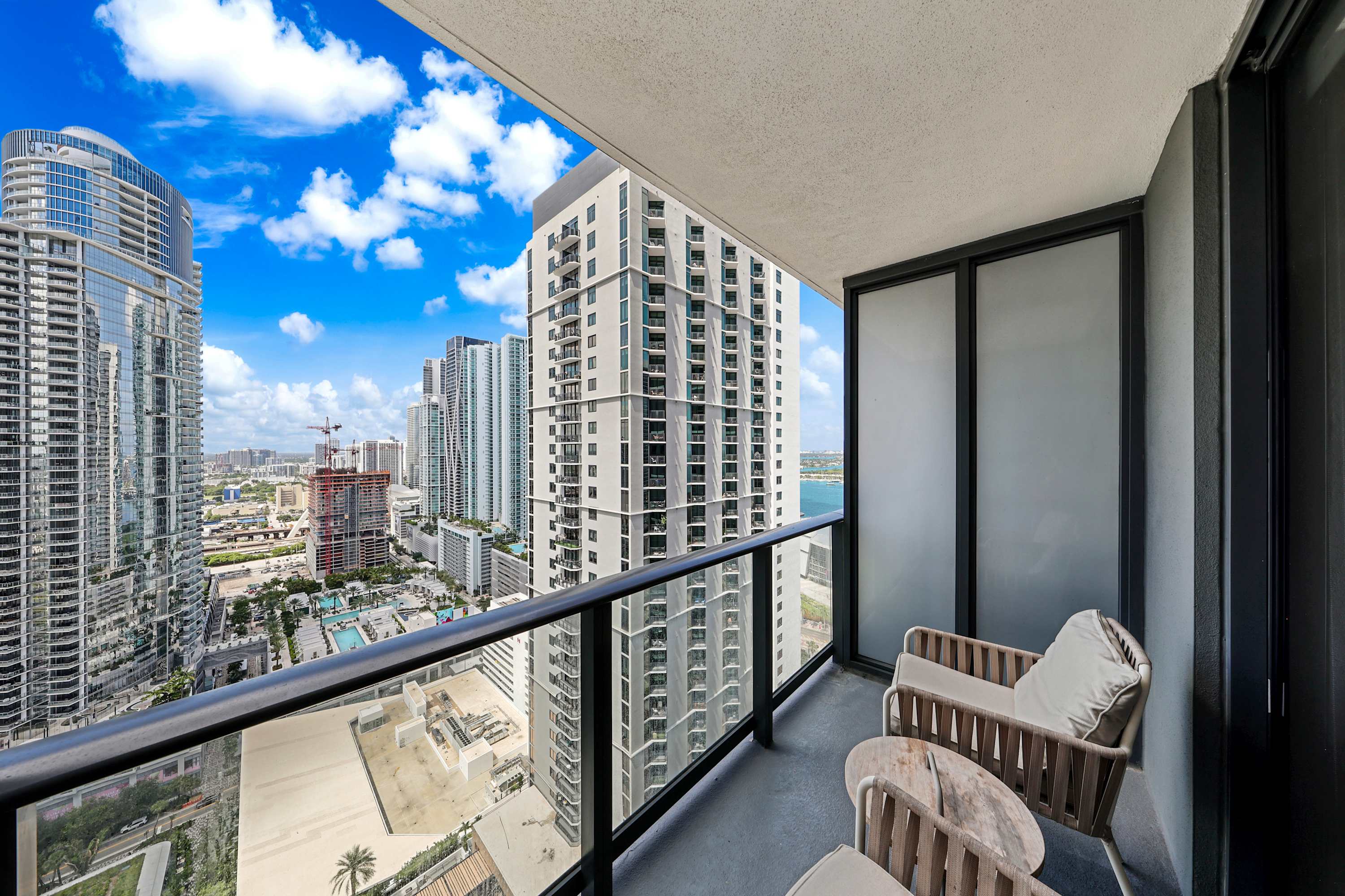Luxury Downtown Apartment with Stunning City Views