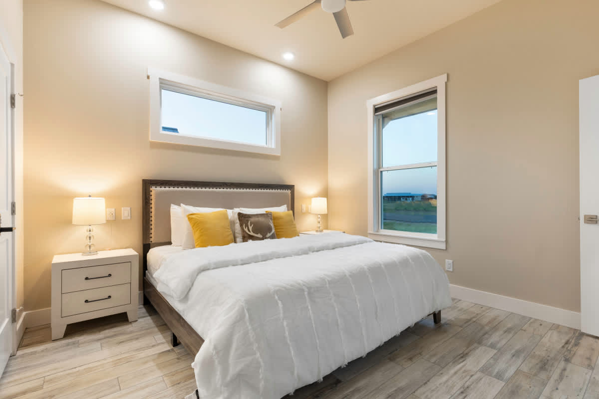 Arch Ray Retreat - Luxury Home w/firepit & grill | Photo 13
