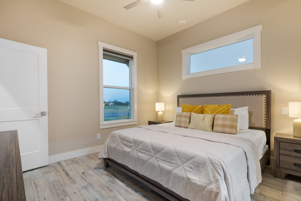 Arch Ray Retreat - Luxury Home w/firepit & grill | Photo 15