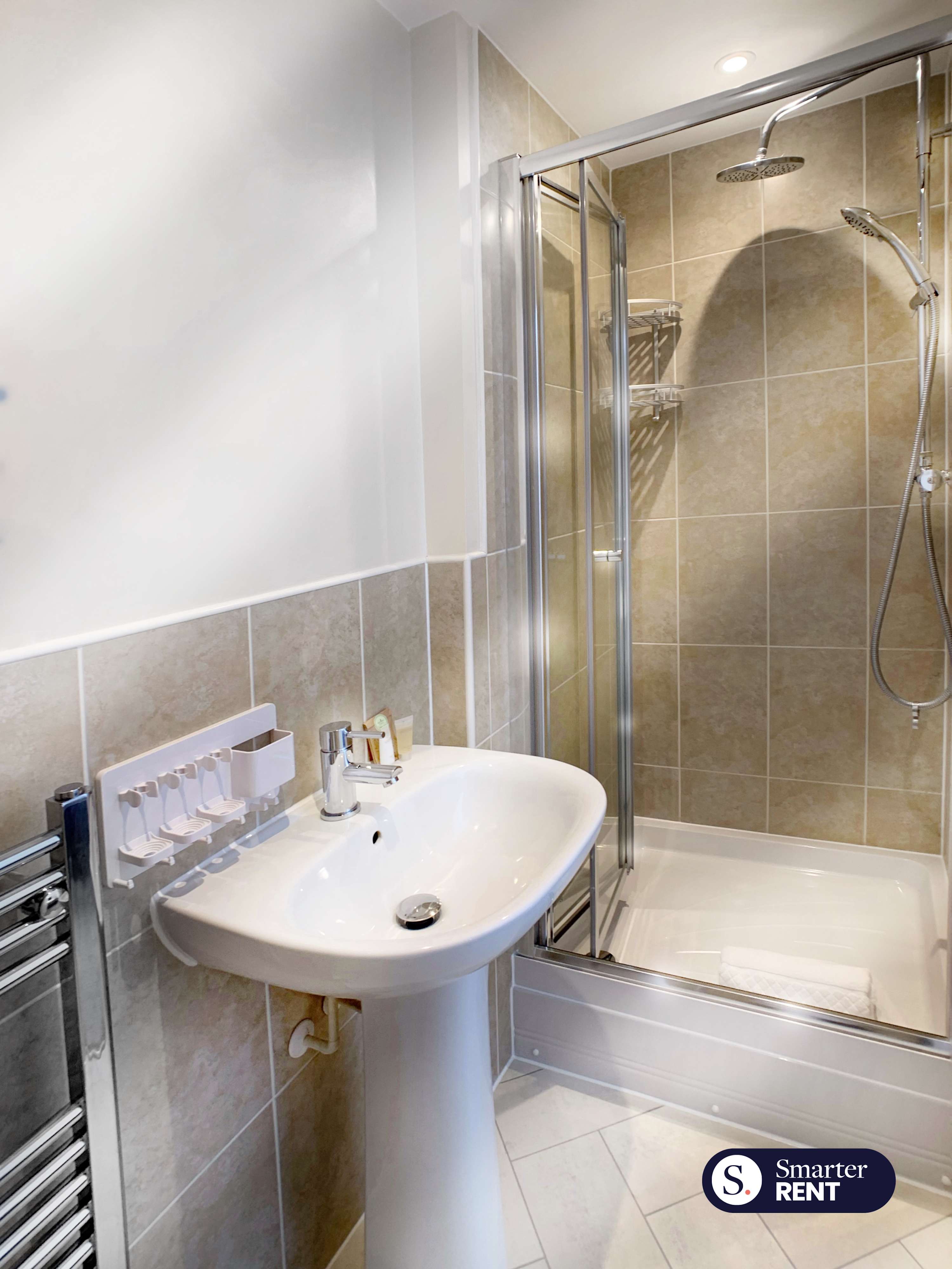 View Wokingham - 2 Bedrooms, Parking in 43 Carina Drive RG40 1BF Wokingham - 2 Bedrooms, Parking in 43 Carina Drive RG40 1BF - Property image 13 - VivreStays