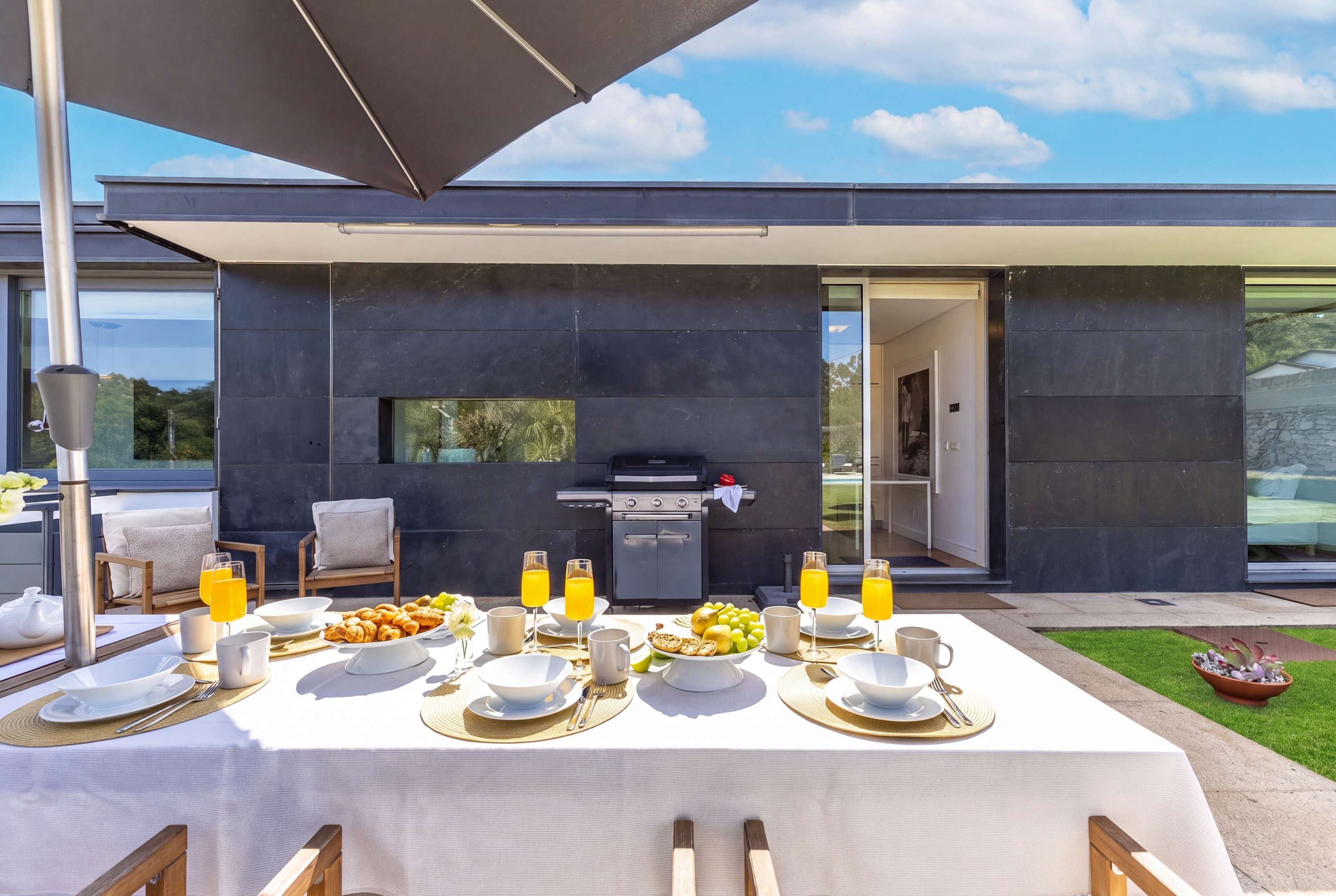 Villa Aura