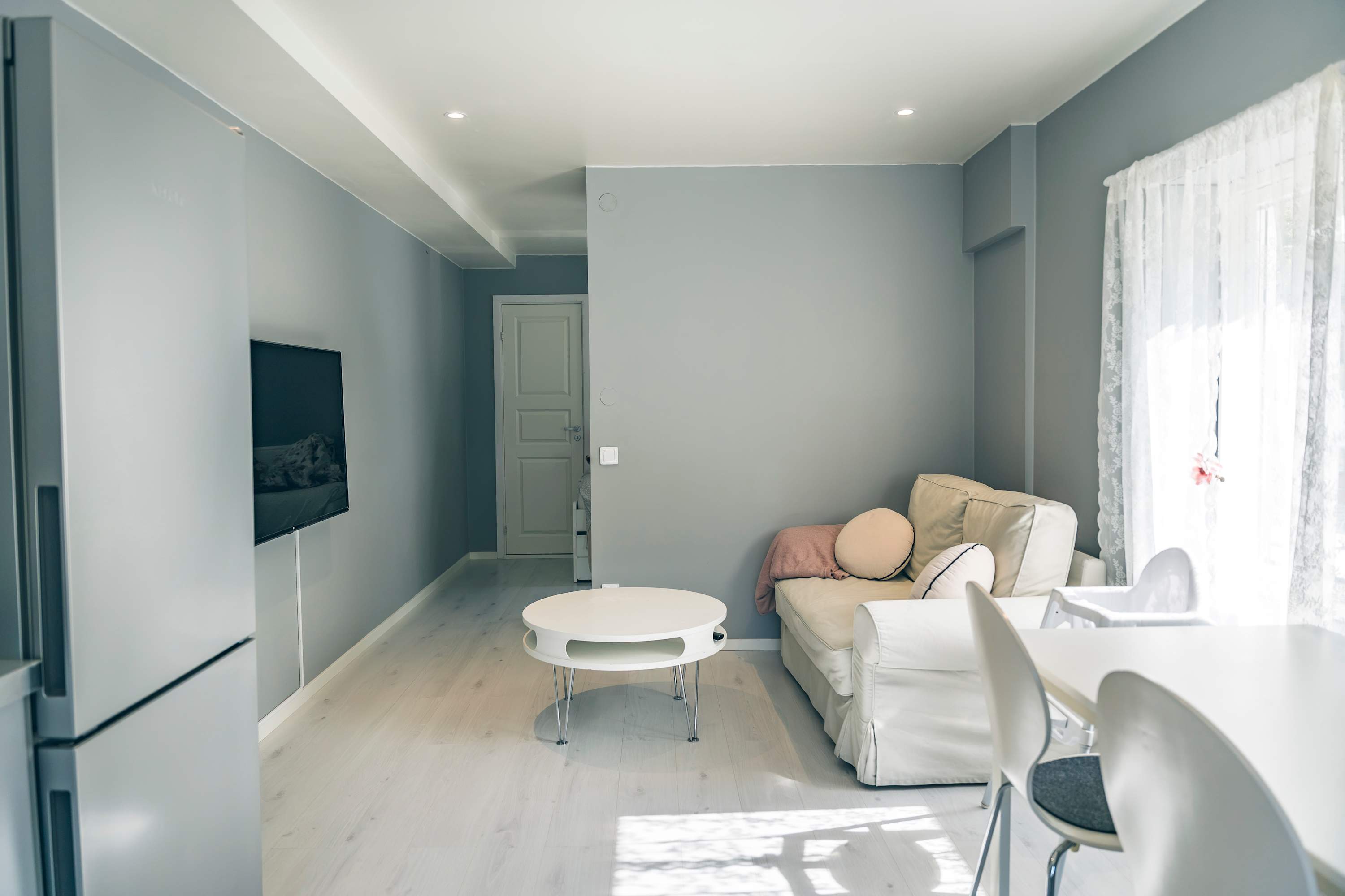 Freshly Renovated Studio Apartment, 20min to City
