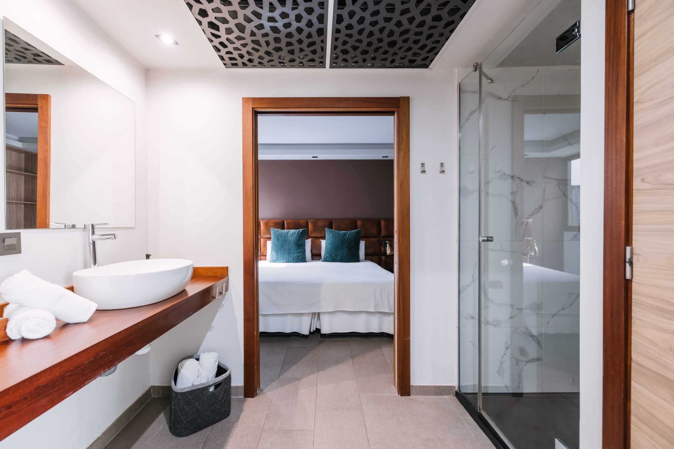 Poem Suites by Airnest • Superior Apartment with City View - Top Floor — Las Palmas de Gran Canaria, Canary Islands — vacation rental