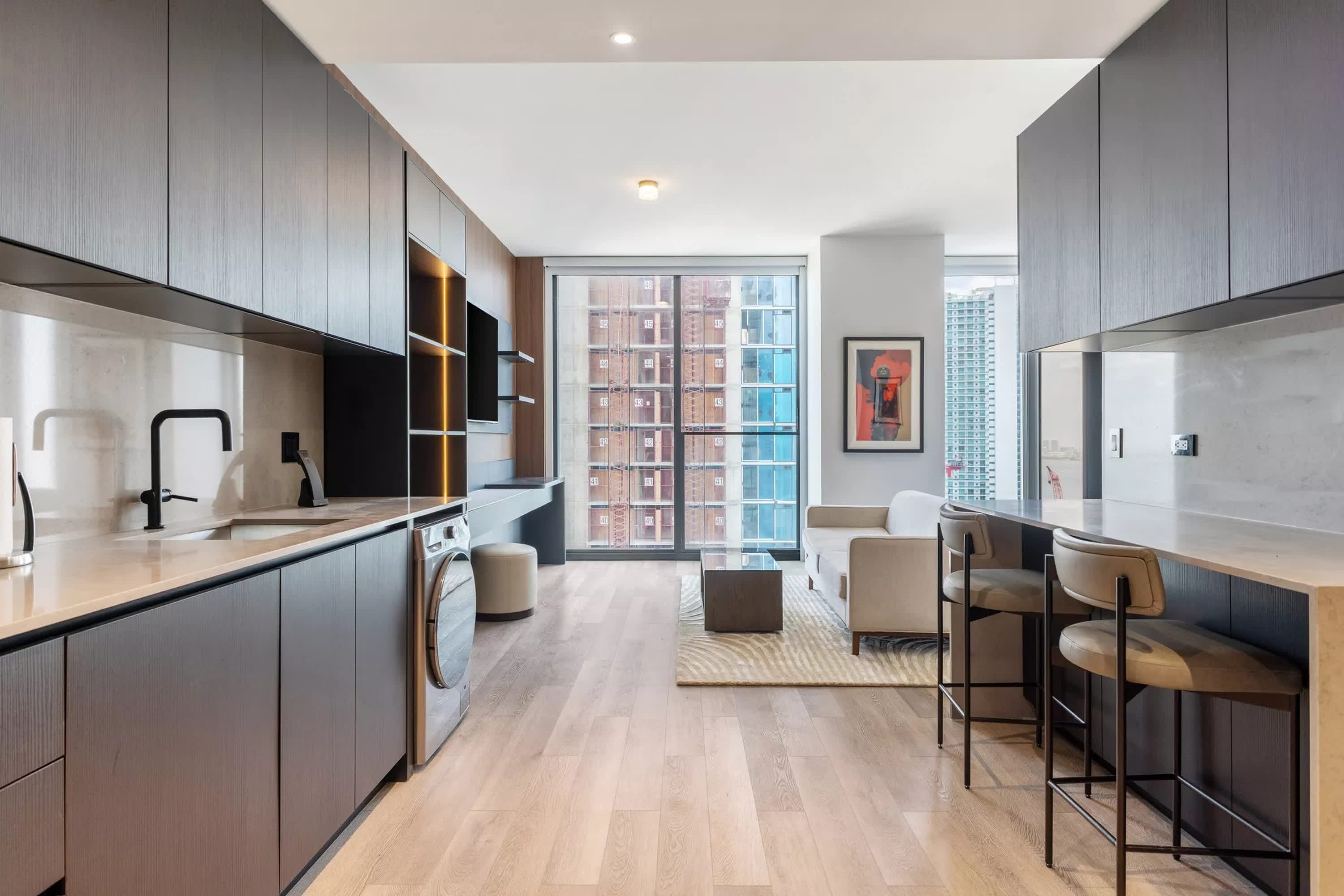 Welcome to E11even Serenity – Rooftop Pool!​