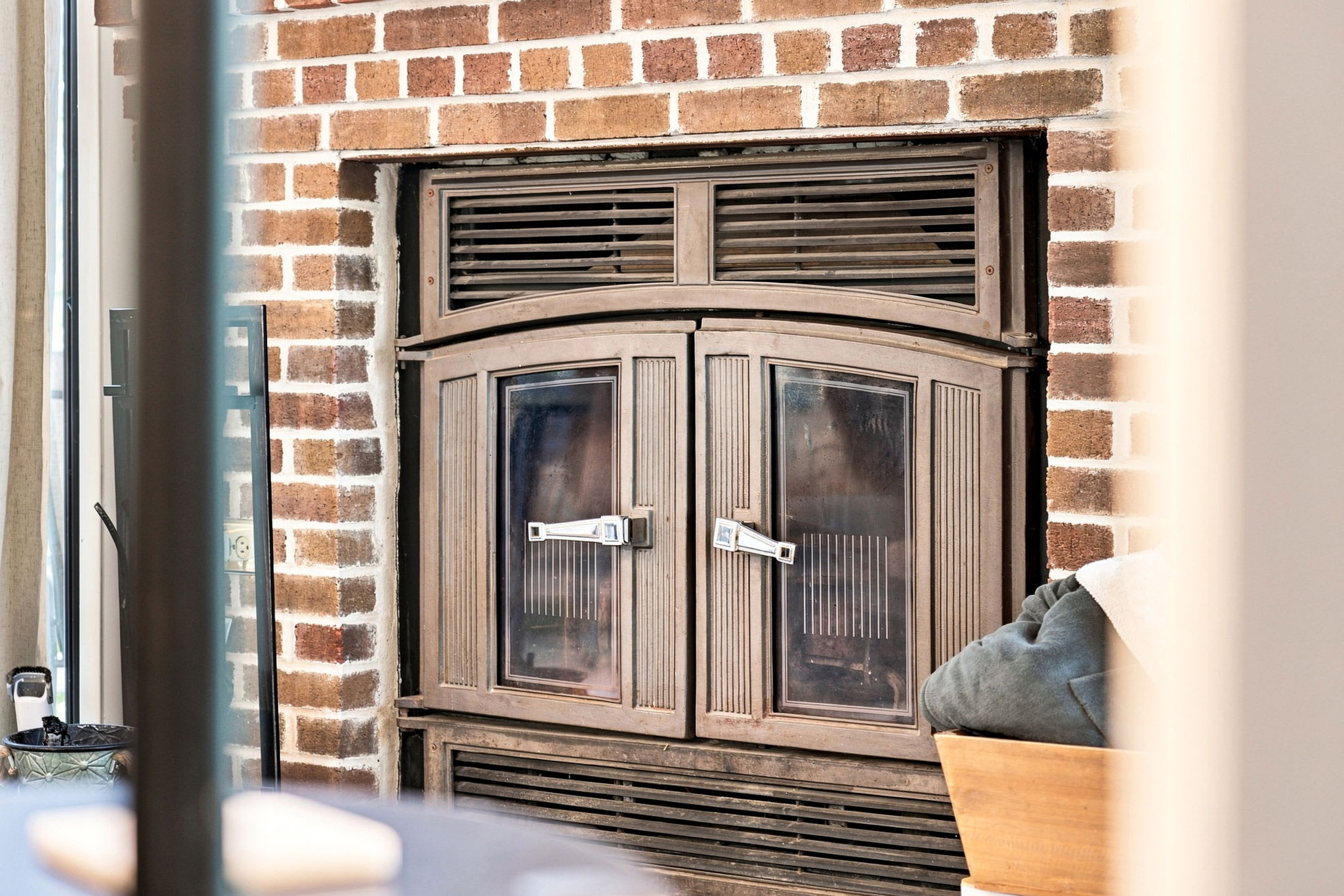 The fireplace in the home is decorative only and not for use. While it adds charm to the space, it is currently not functional. We appreciate your understanding and hope you enjoy the cozy ambiance it brings!