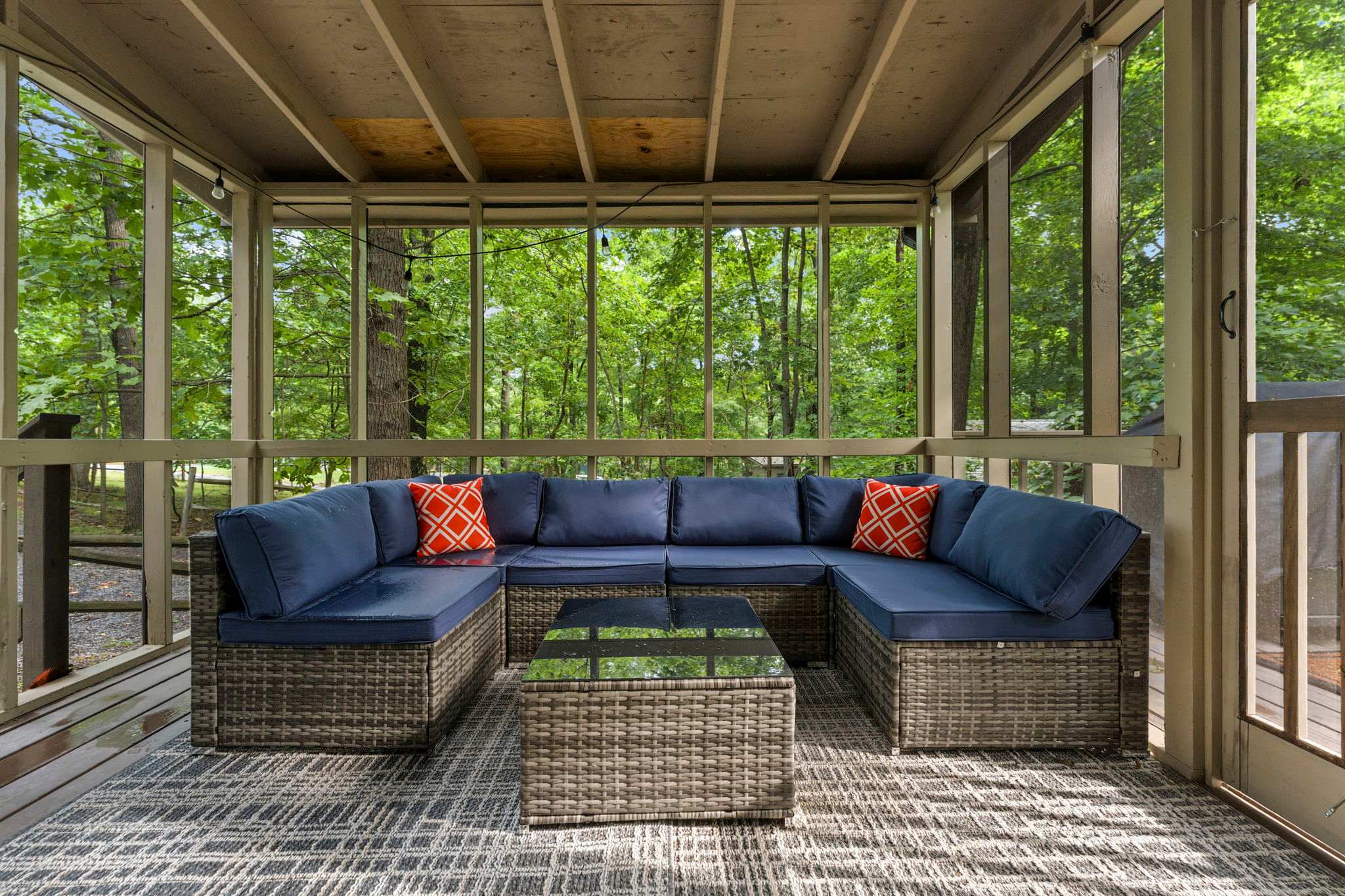 Cozy Woods Retreat w/Screened Porch & Fire Pit