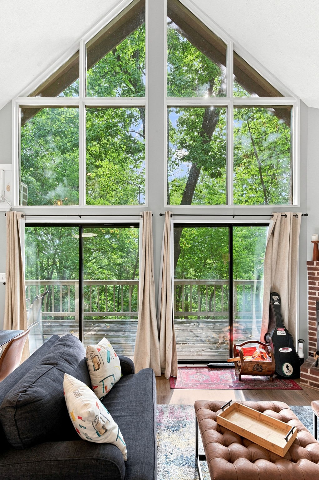 Cozy Woods Retreat w/Screened Porch & Fire Pit