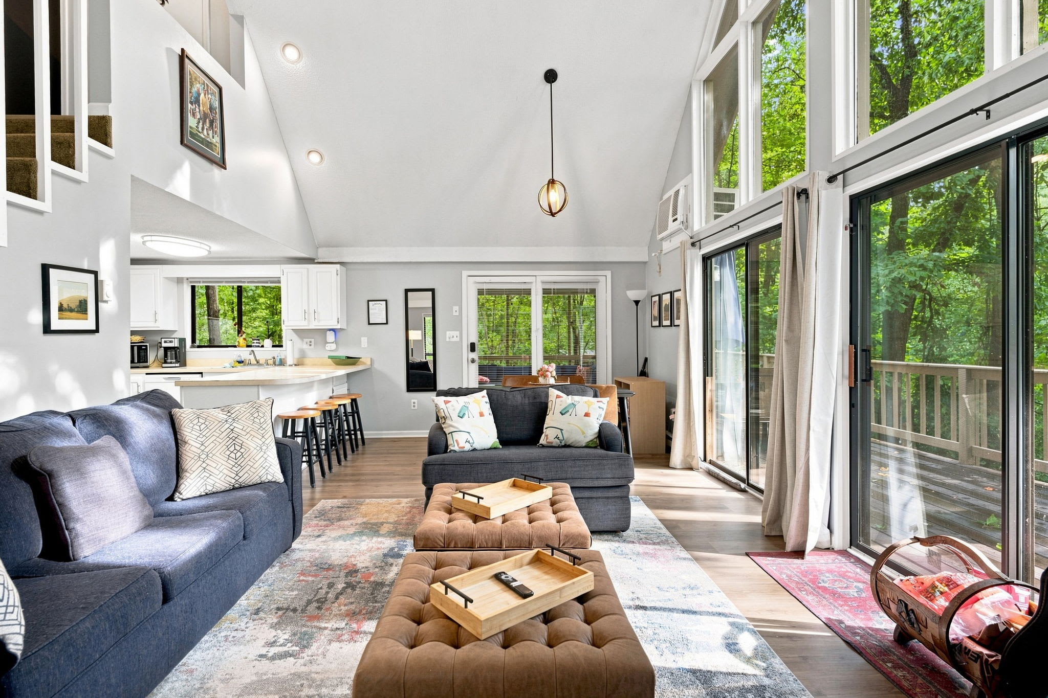 Cozy Woods Retreat w/Screened Porch & Fire Pit