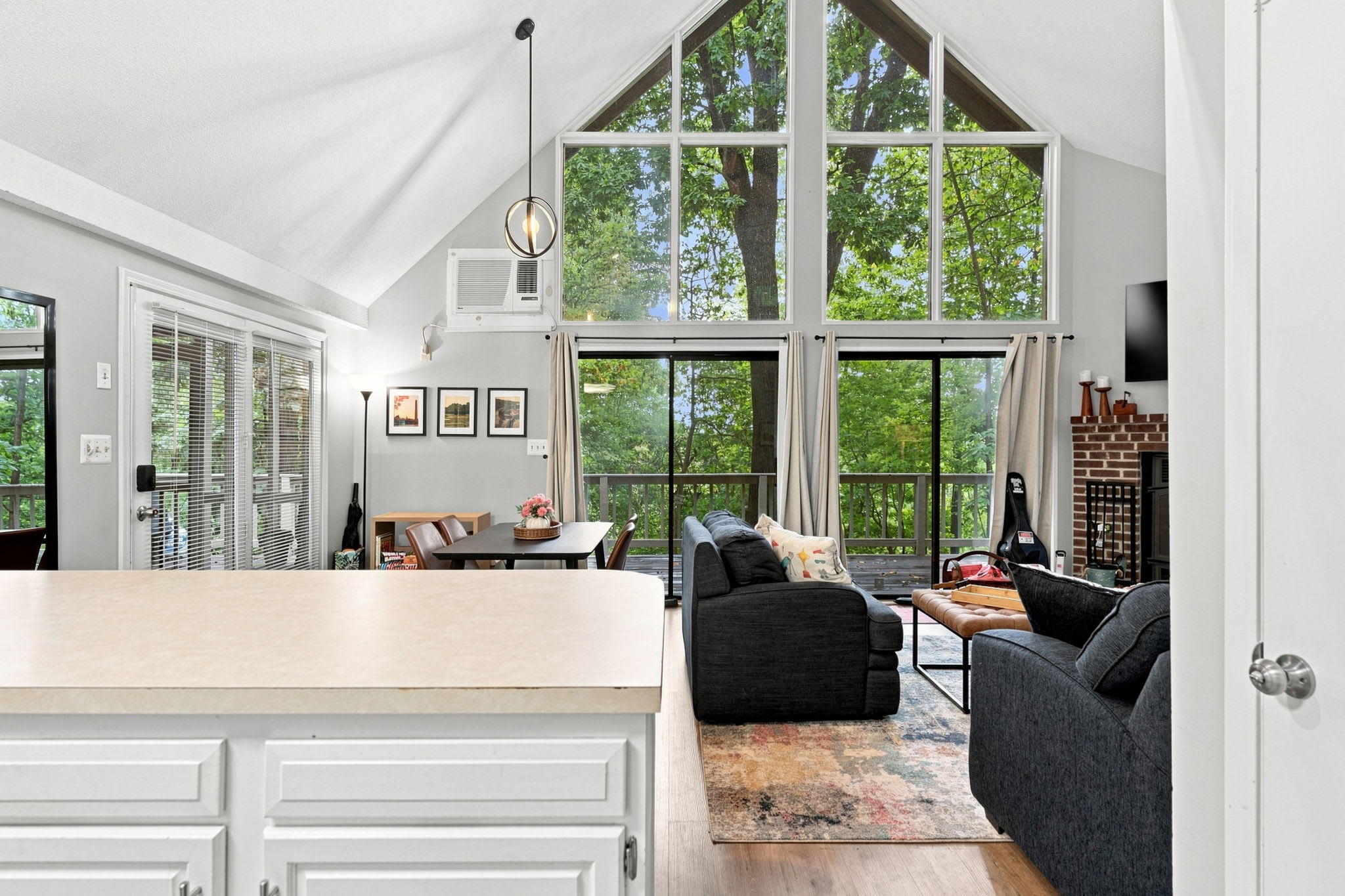 Cozy Woods Retreat w/Screened Porch & Fire Pit