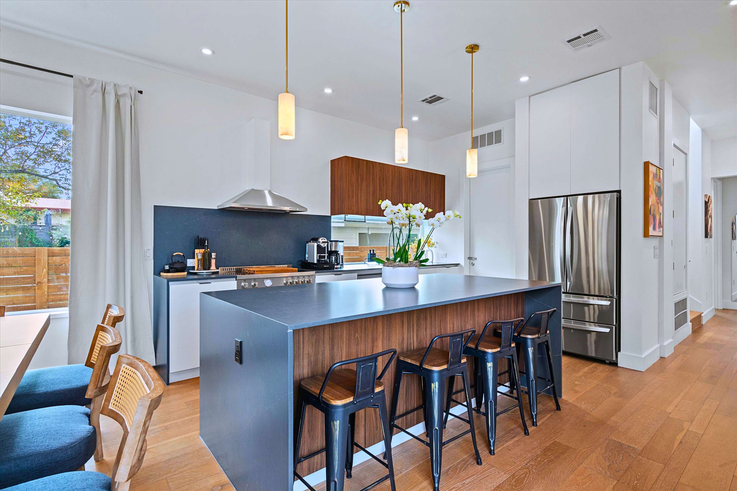 Pull Up a Chair and Chat While Meals Are Being Prepared