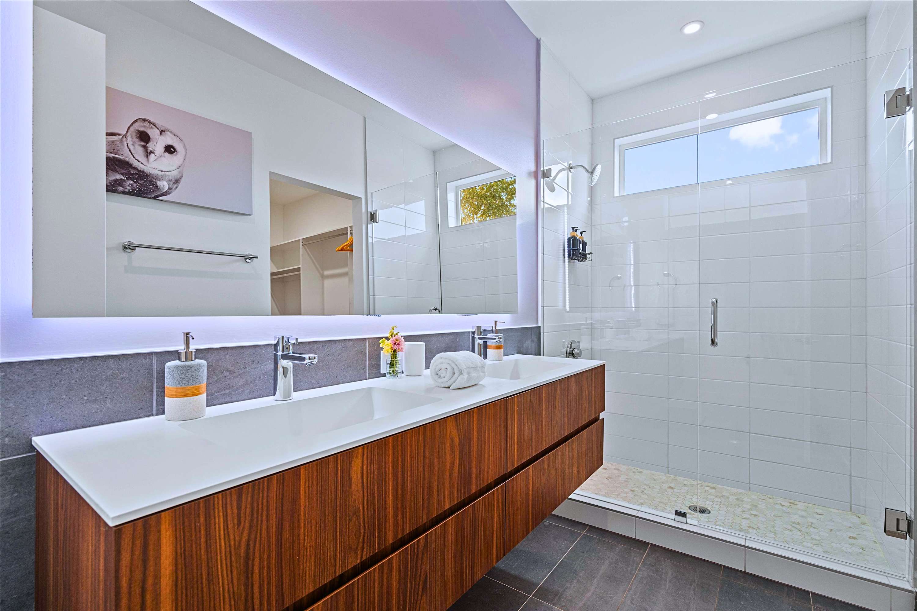 Dual-Vanity Bathroom Designed for Effortless Morning Prep