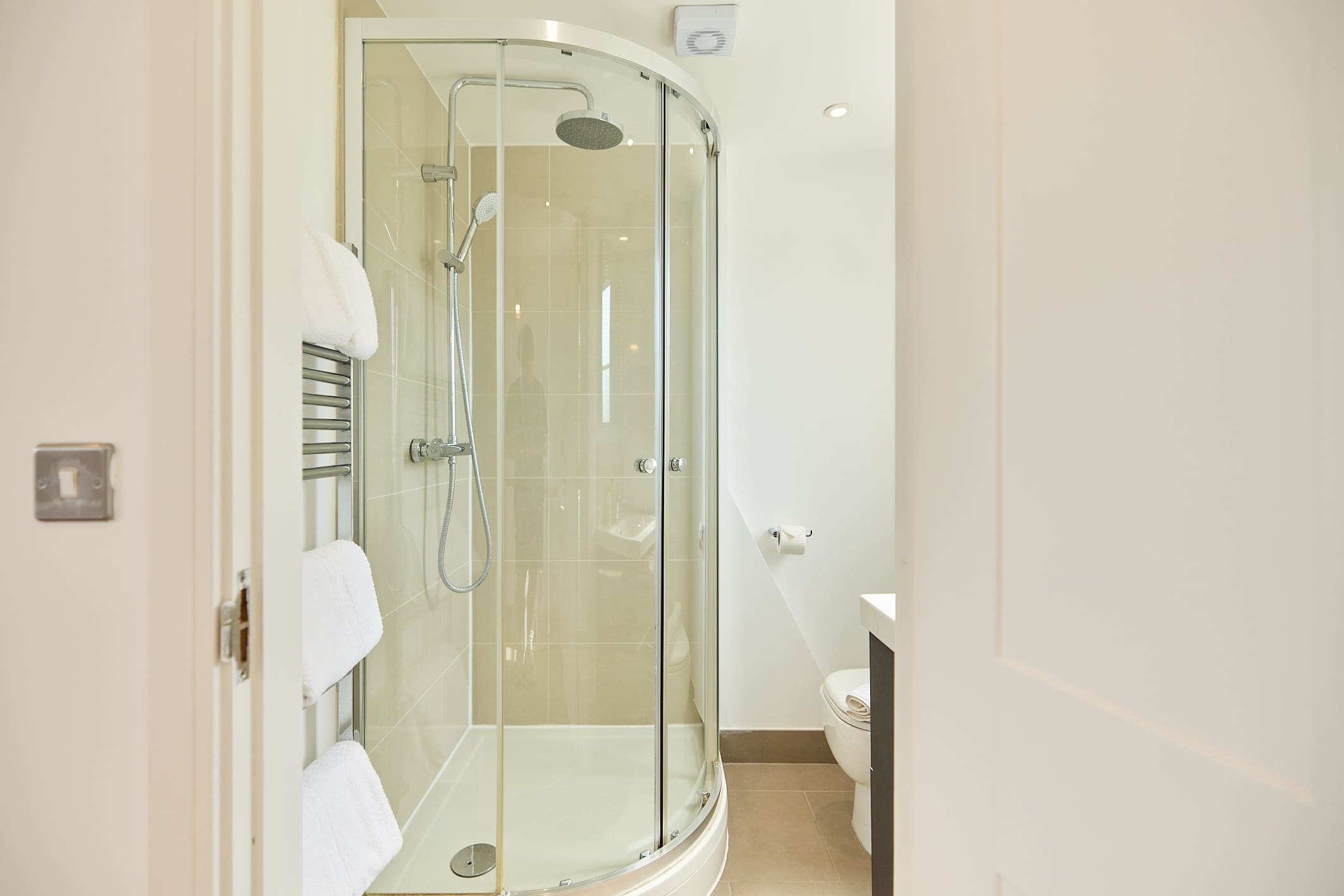 The Haymarket Loft & Garden House in Haymarket Road 7 CB3 0BQ - Property image 26 - VivreStays
