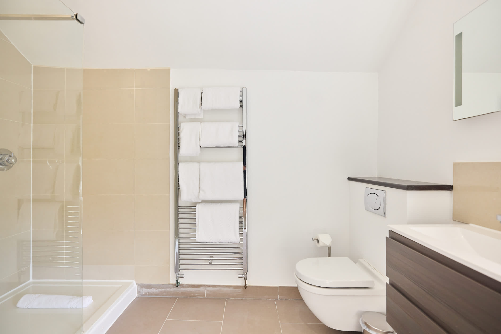 The Haymarket Loft & Garden House in Haymarket Road 7 CB3 0BQ - Property image 32 - VivreStays
