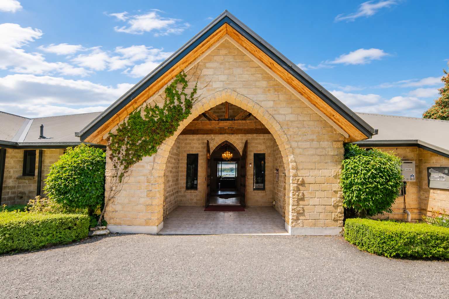 Tekapo King Room | Lake + Mountain Views | Pukaki