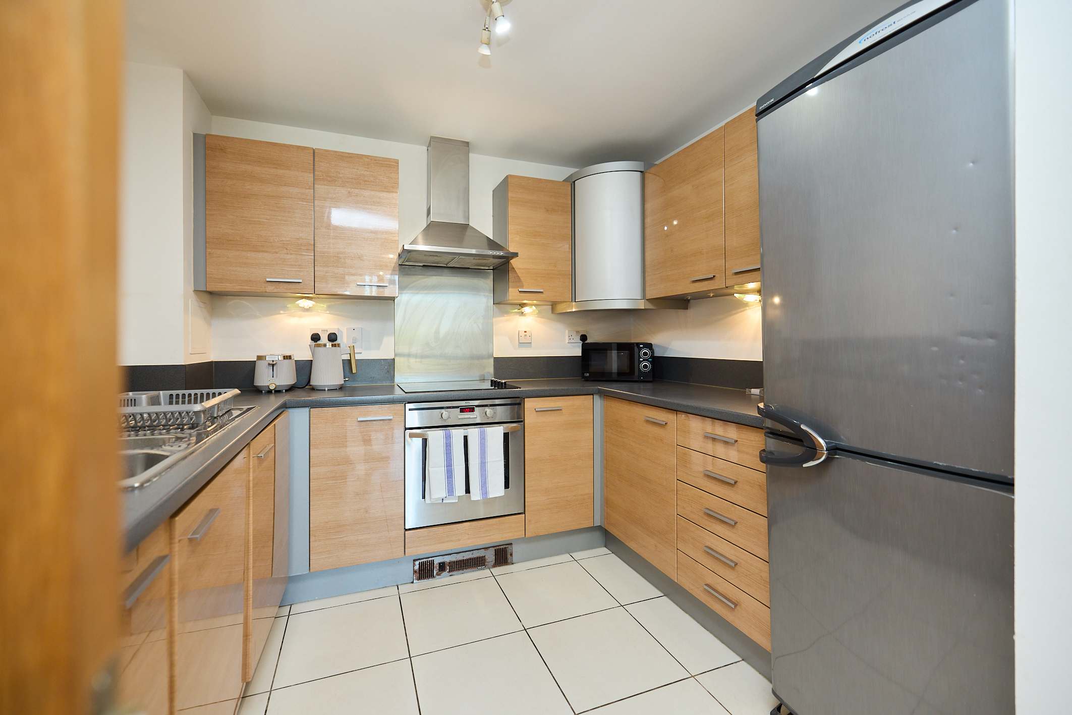 The Flat That Looked East in Flat 91 The Lock Building, 72 High Street, Stratford E15 2QG - Property image 3 - VivreStays
