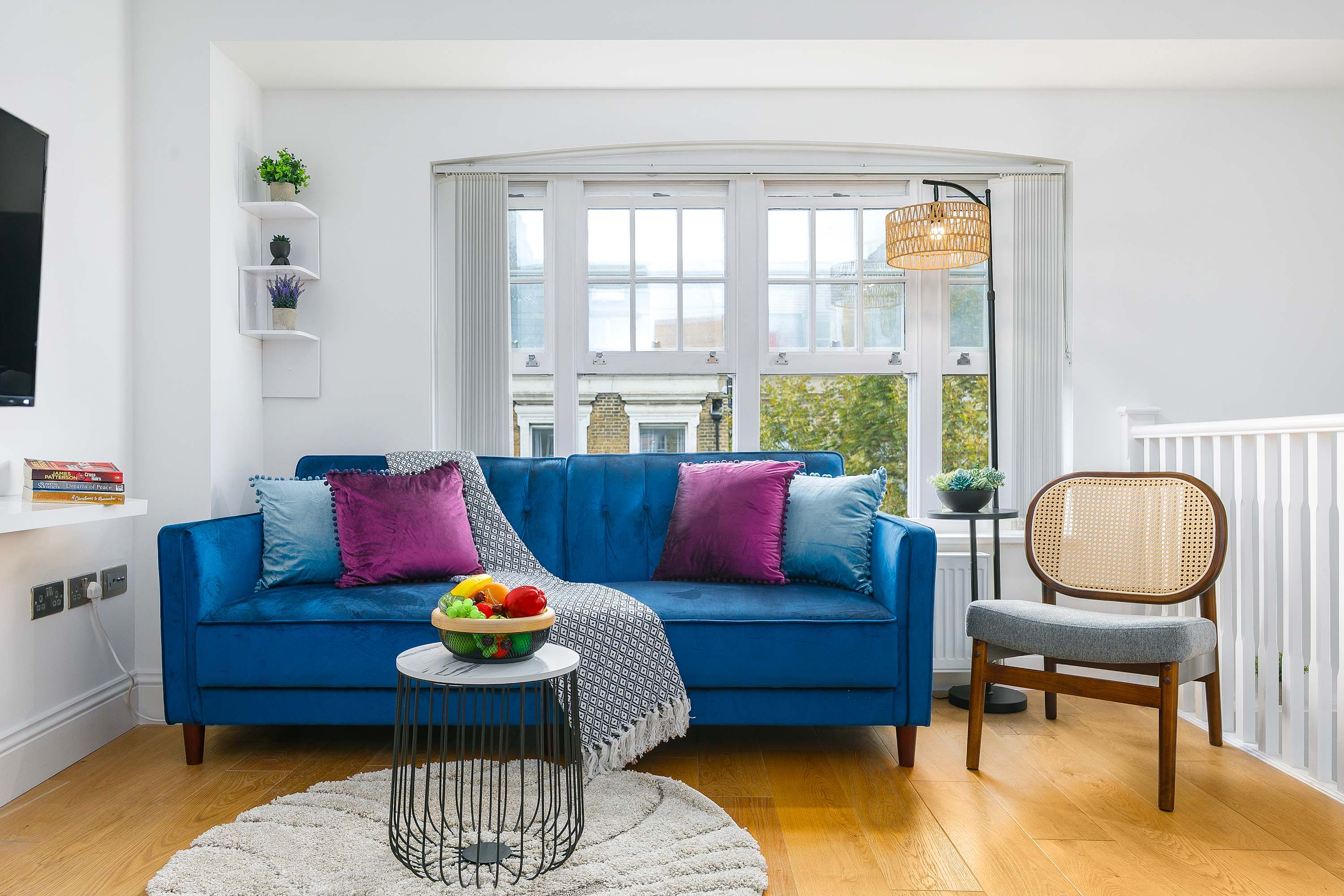 Elegant Shoreditch Apartment with Private Balcony — London, England — vacation rental