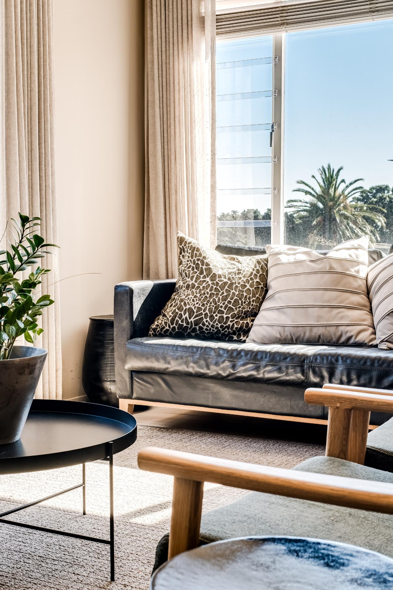 Camps Bay Stylish 2bed by the Tidal Pool Tidescape 4