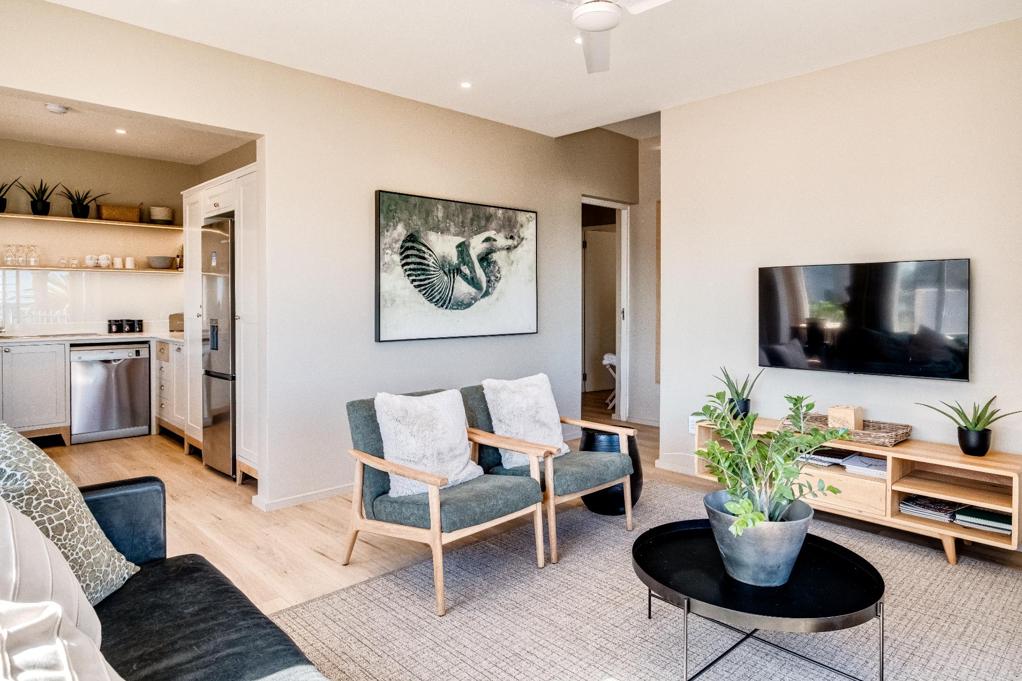 Camps Bay Stylish 2bed by the Tidal Pool Tidescape 8