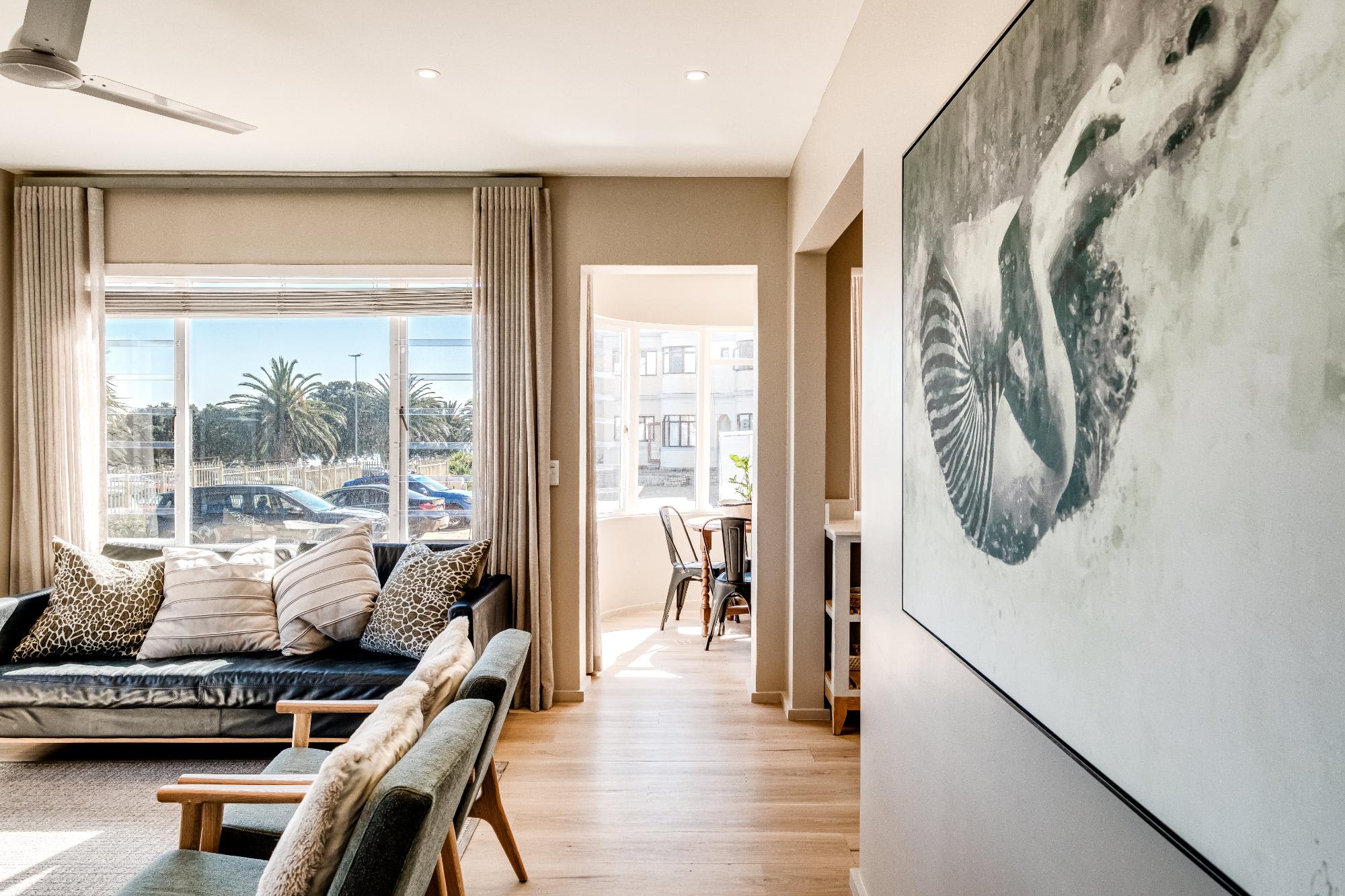 Camps Bay Stylish 2bed by the Tidal Pool Tidescape 6
